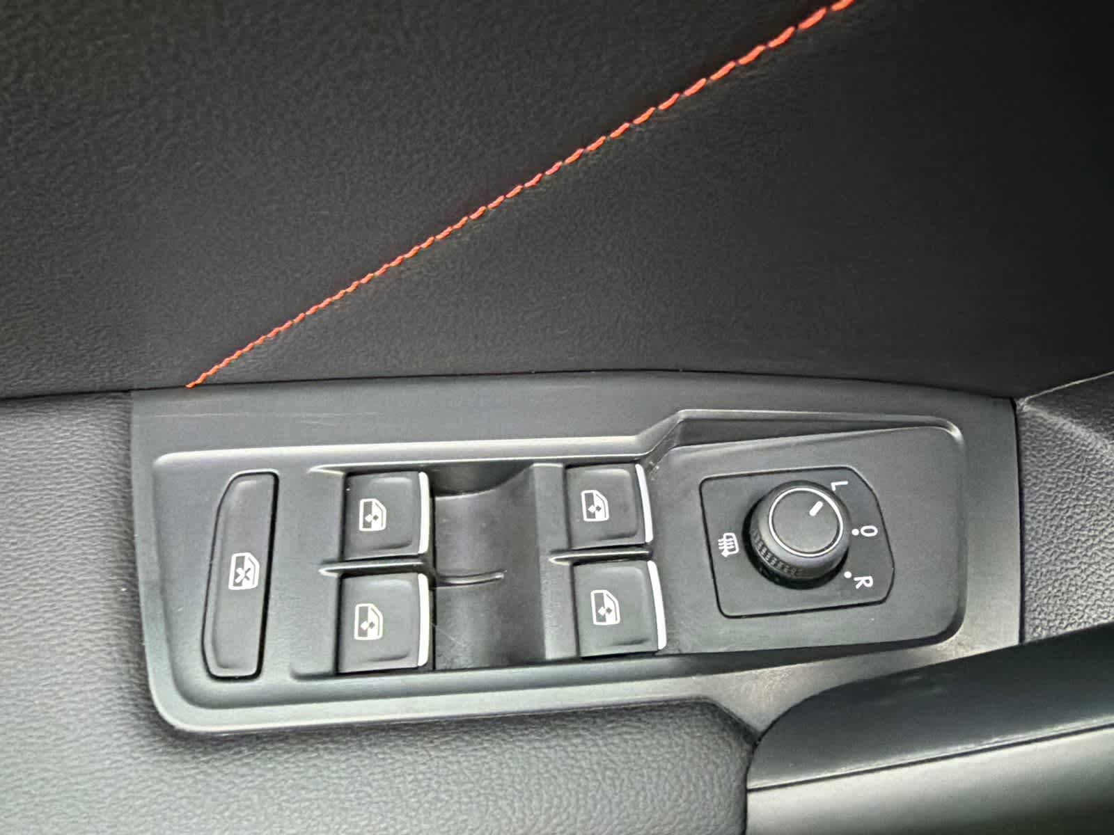 Thumbnail: 2024 Volkswagen Tiguan - 23