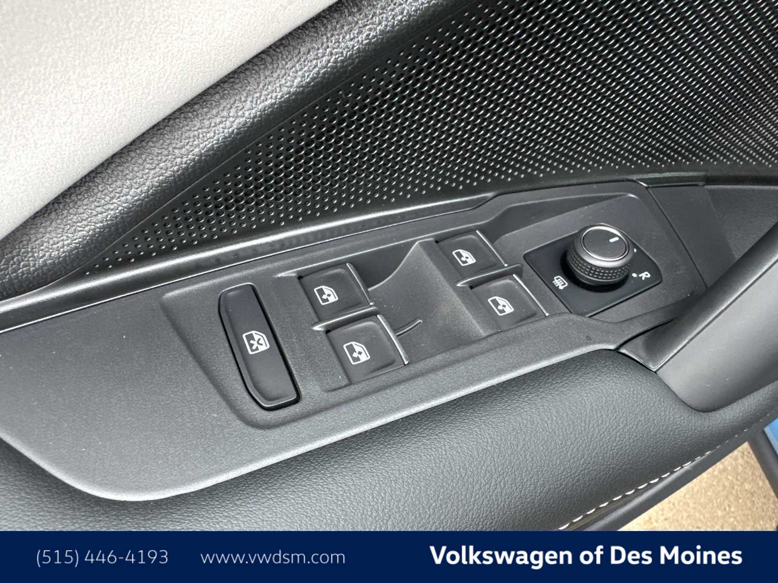 Thumbnail: 2025 Volkswagen Tiguan - 23