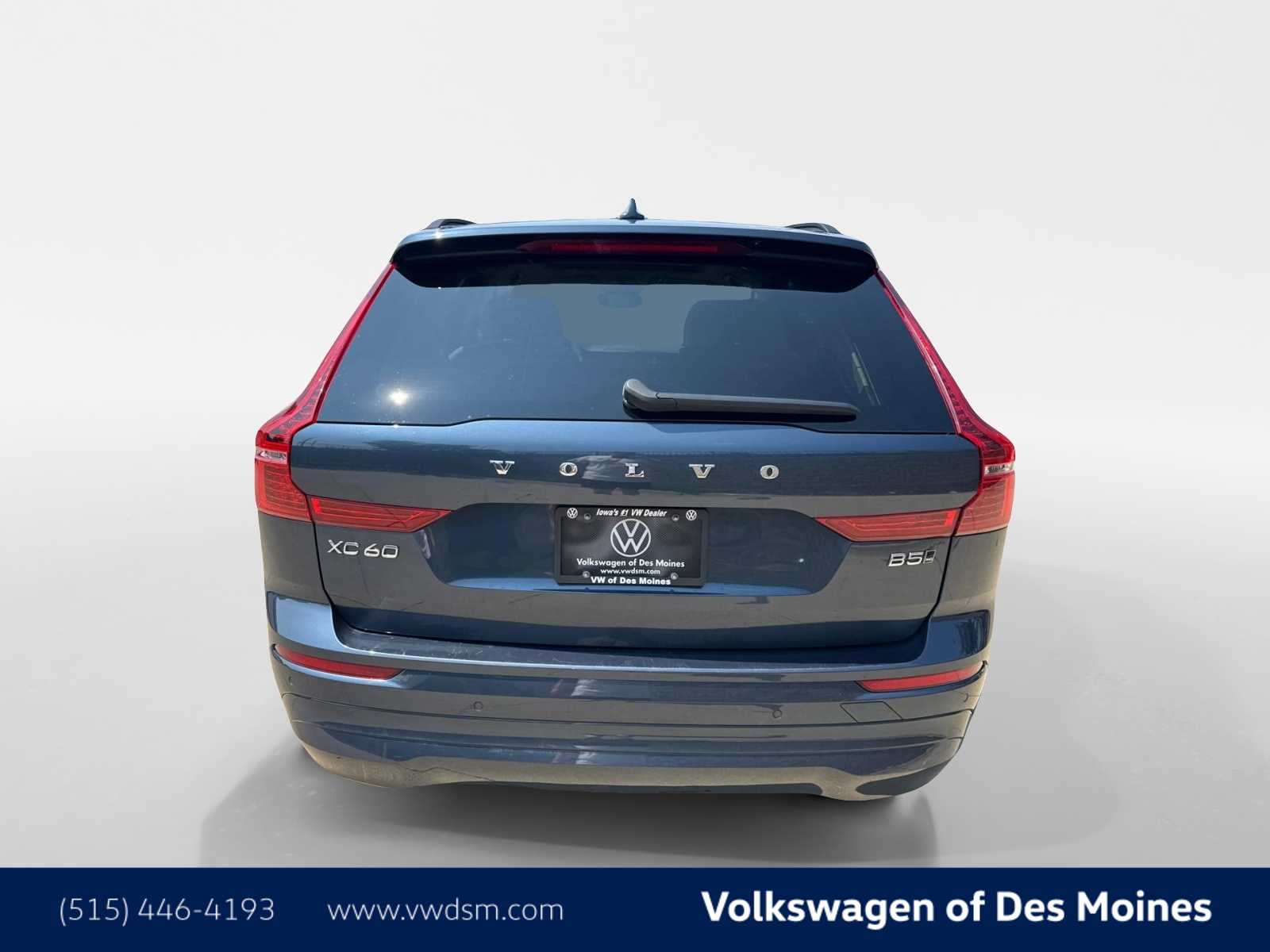 Thumbnail: 2022 Volvo XC60 - 5