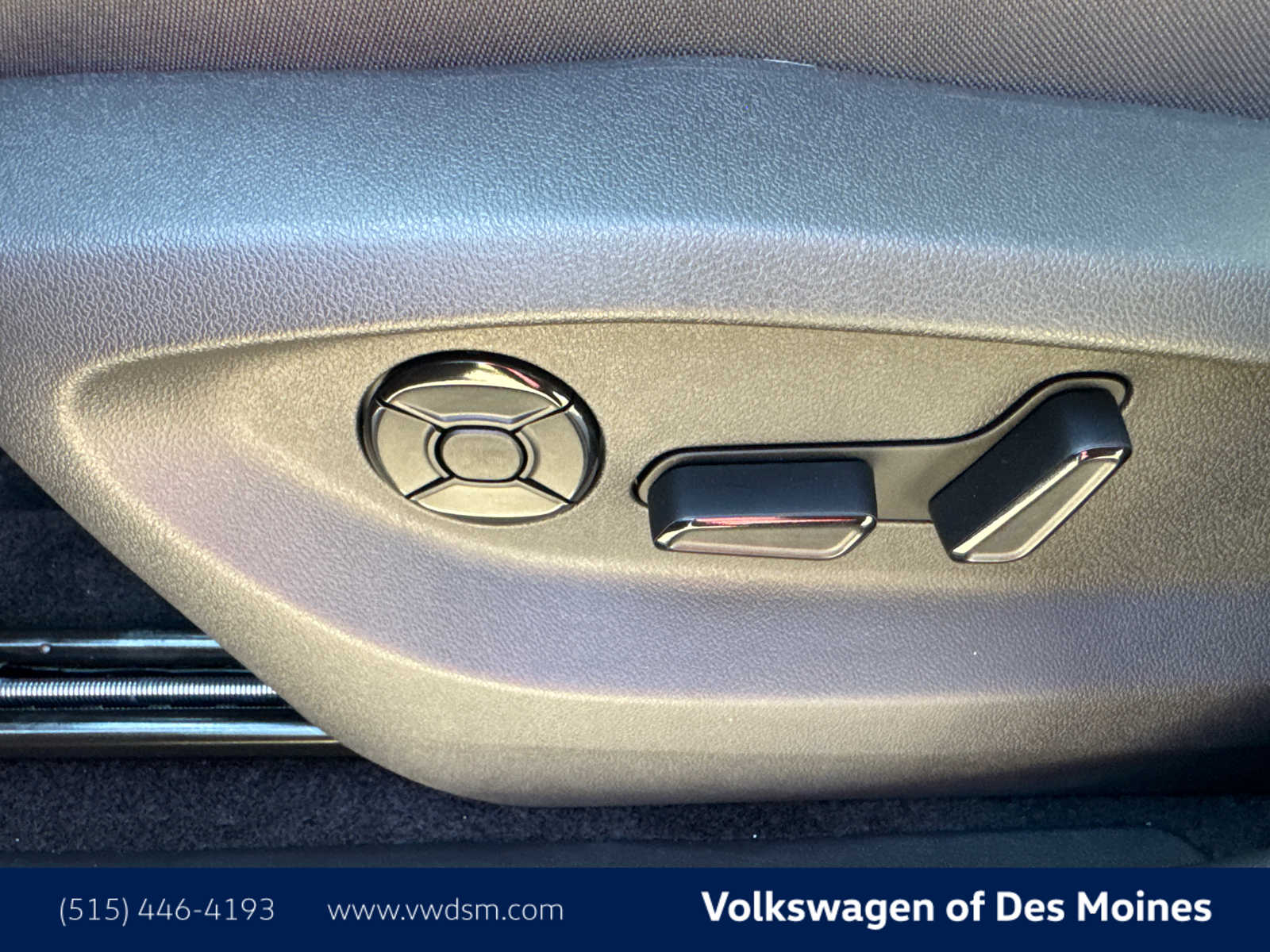 Thumbnail: 2025 Volkswagen Tiguan - 24