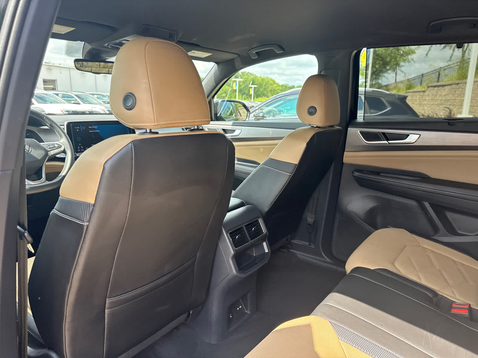 Thumbnail: 2024 Volkswagen Atlas - 13