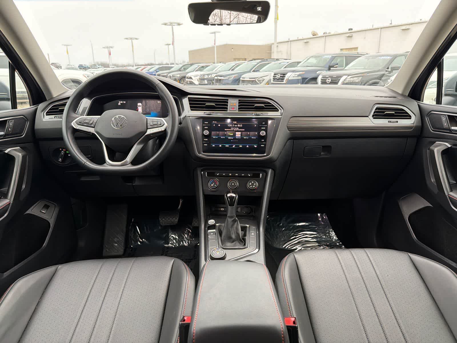 Thumbnail: 2024 Volkswagen Tiguan - 10