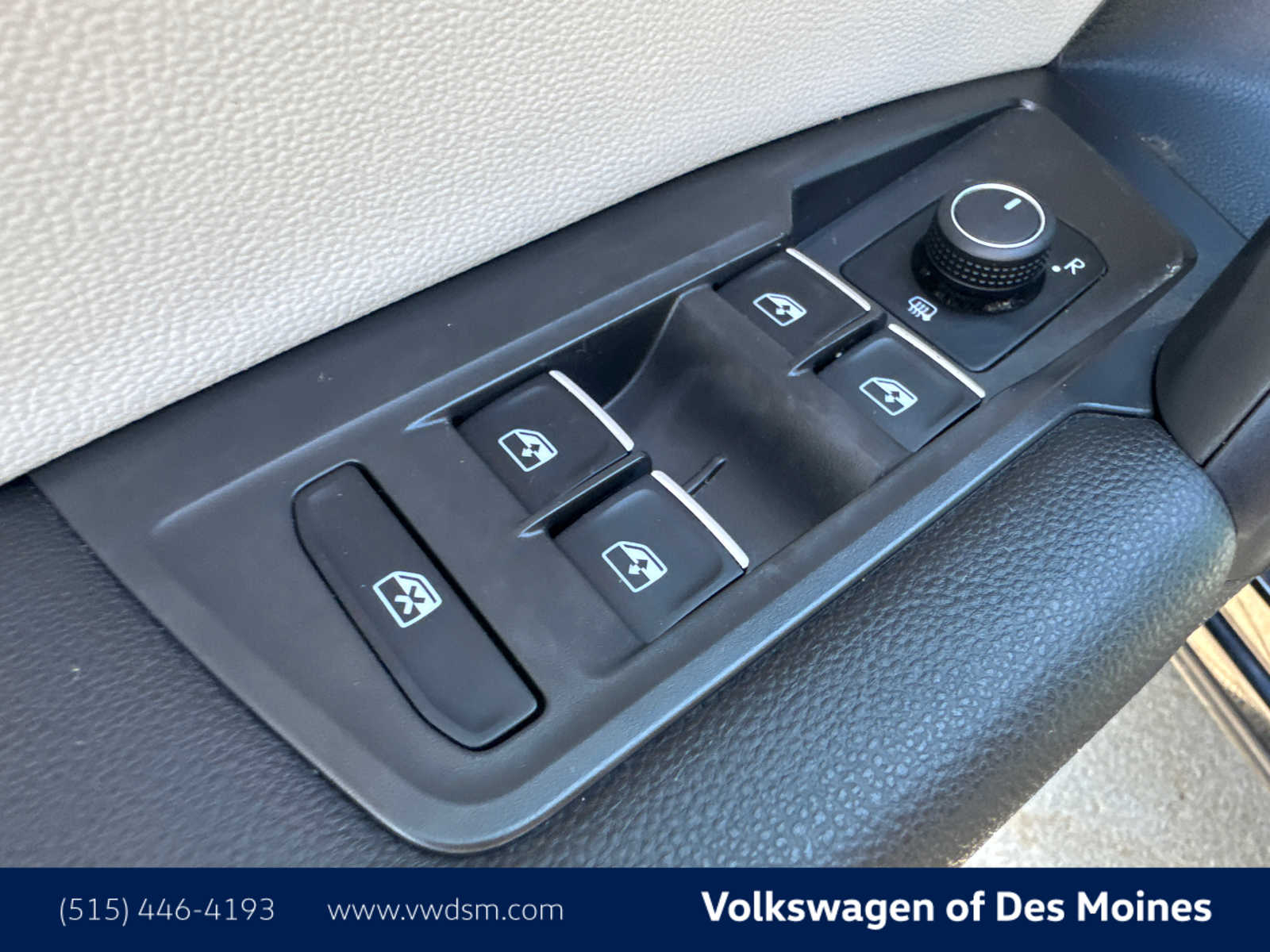 Thumbnail: 2021 Volkswagen Tiguan - 23