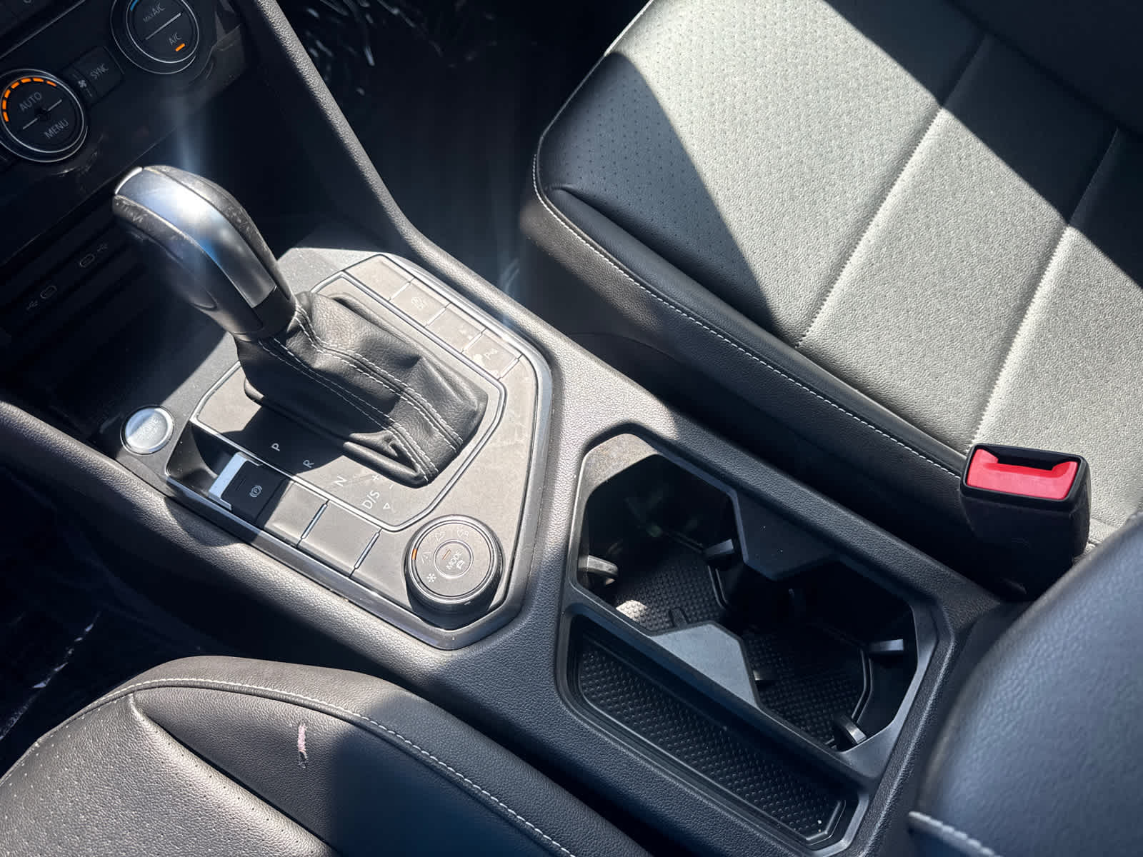 Thumbnail: 2021 Volkswagen Tiguan - 16