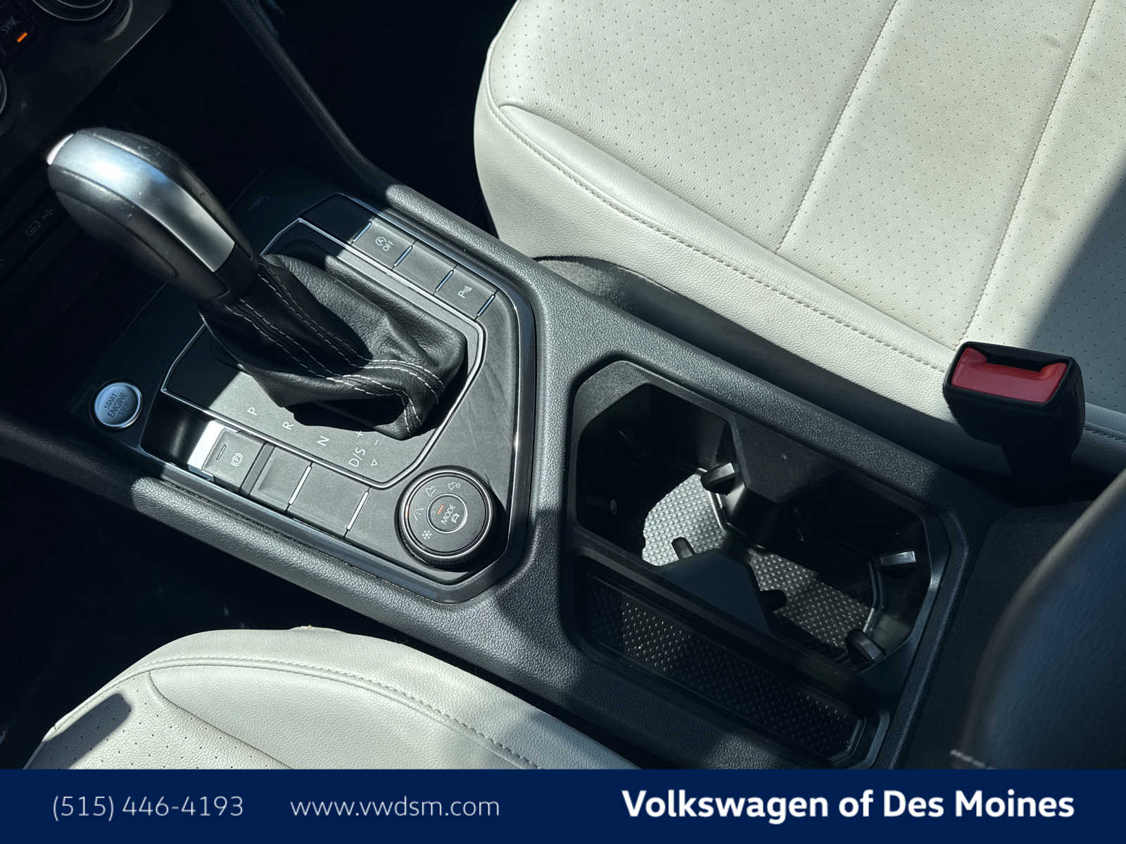 Thumbnail: 2021 Volkswagen Tiguan - 16