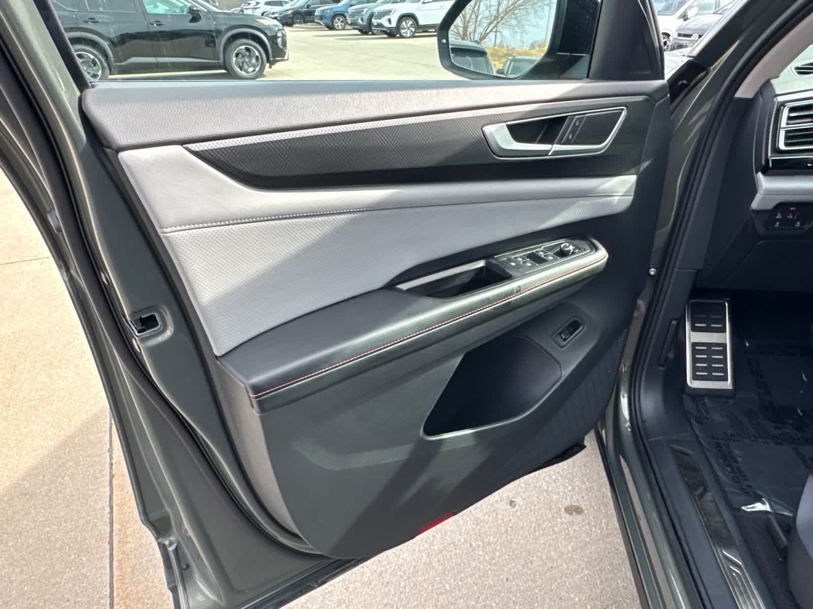 Thumbnail: 2024 Volkswagen Atlas - 22