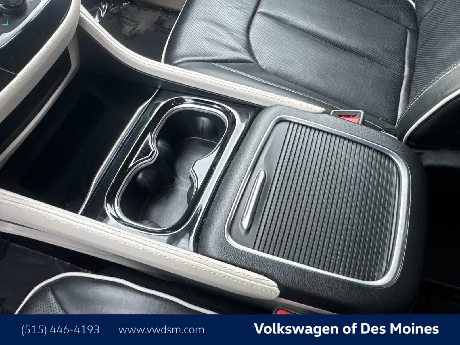 Thumbnail: 2024 Chrysler Pacifica - 17