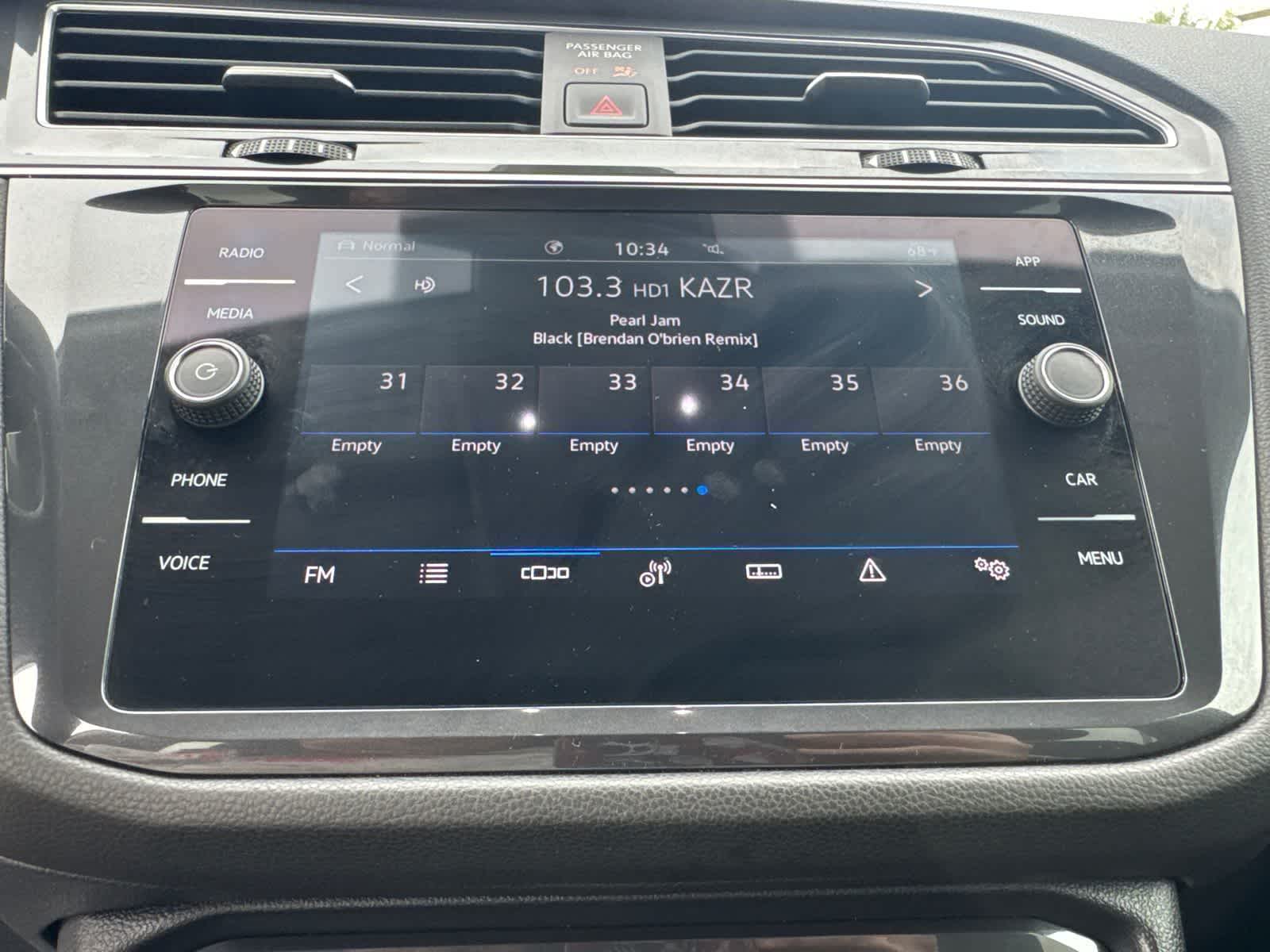 Thumbnail: 2024 Volkswagen Tiguan - 17