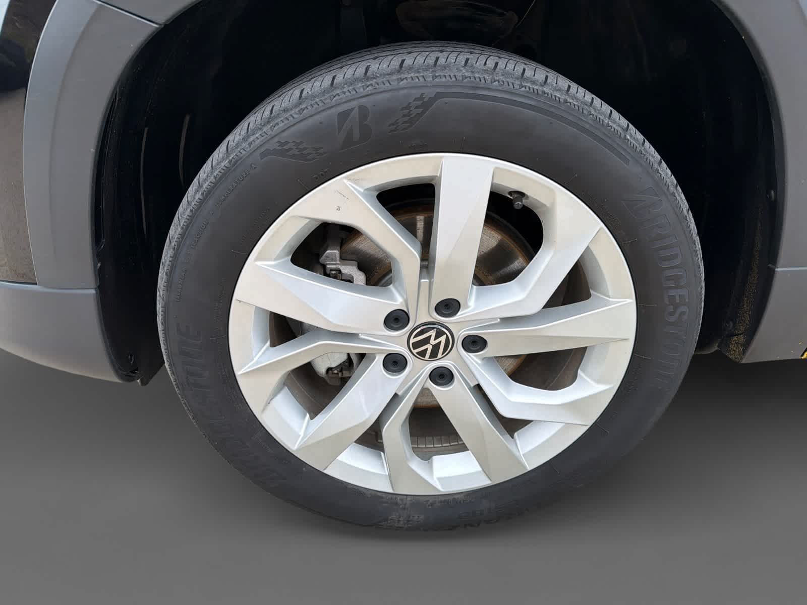 Thumbnail: 2023 Volkswagen Taos - 8