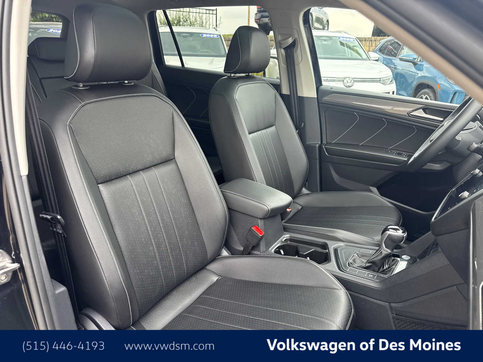 Thumbnail: 2023 Volkswagen Tiguan - 14