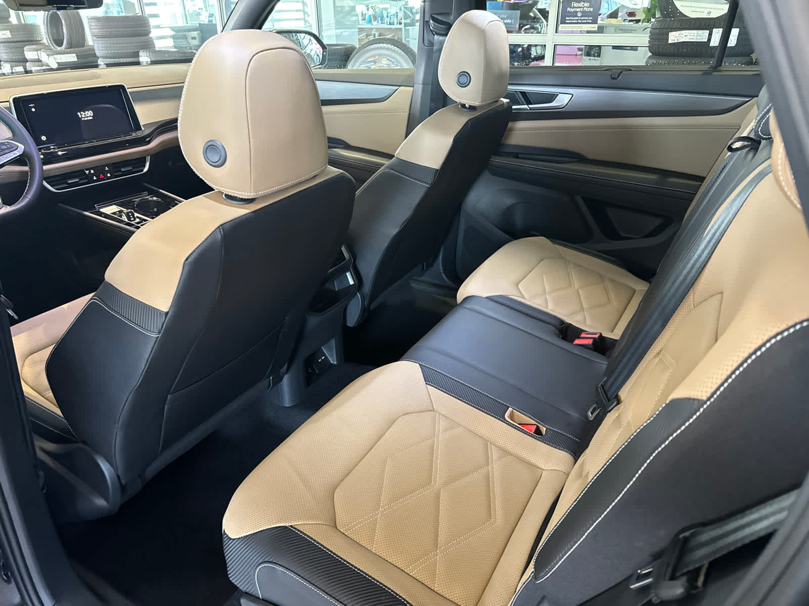 Thumbnail: 2025 Volkswagen Atlas - 13