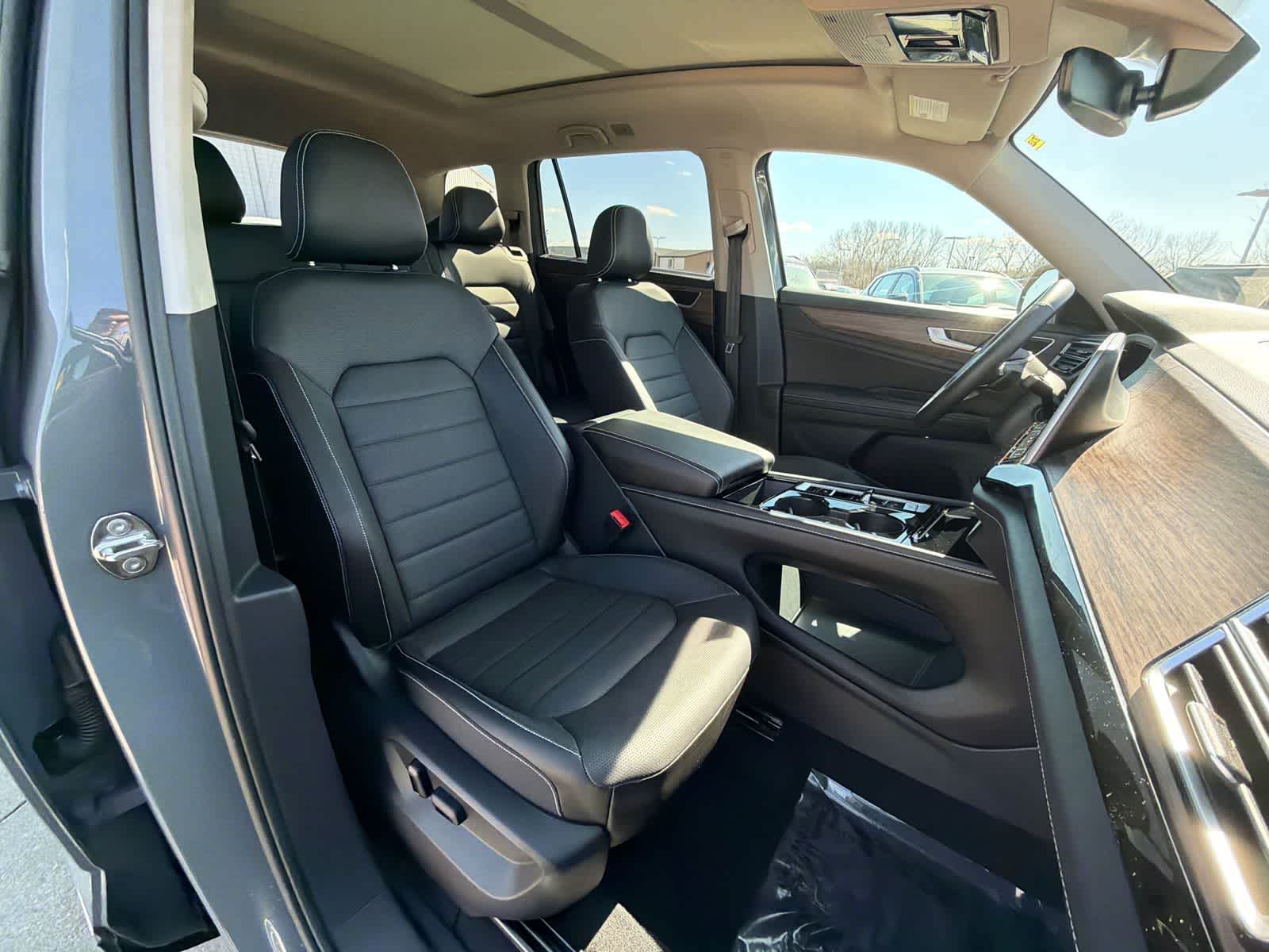 Thumbnail: 2025 Volkswagen Atlas - 15