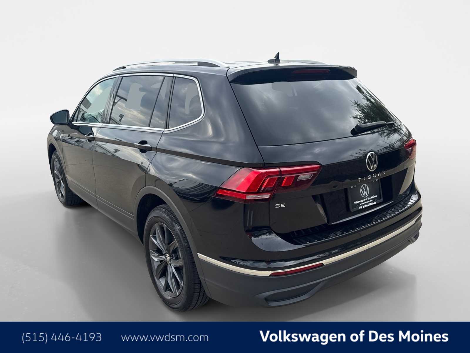 Thumbnail: 2023 Volkswagen Tiguan - 4