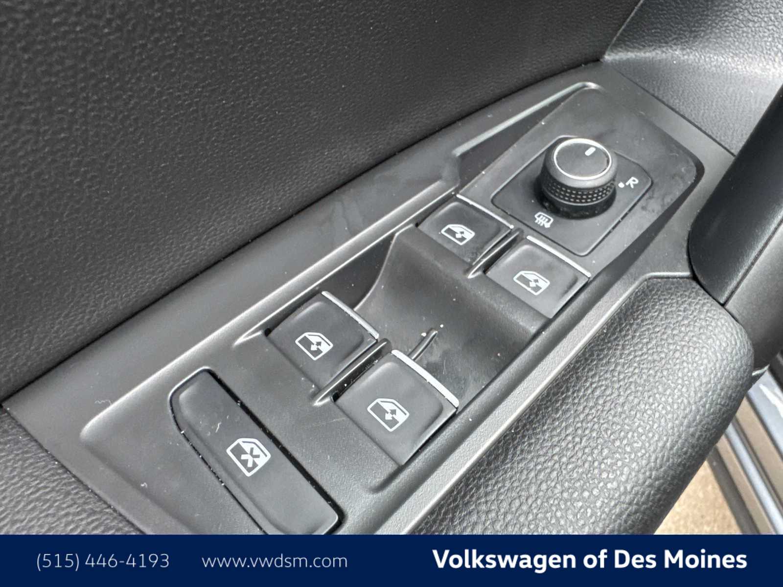 Thumbnail: 2021 Volkswagen Tiguan - 23