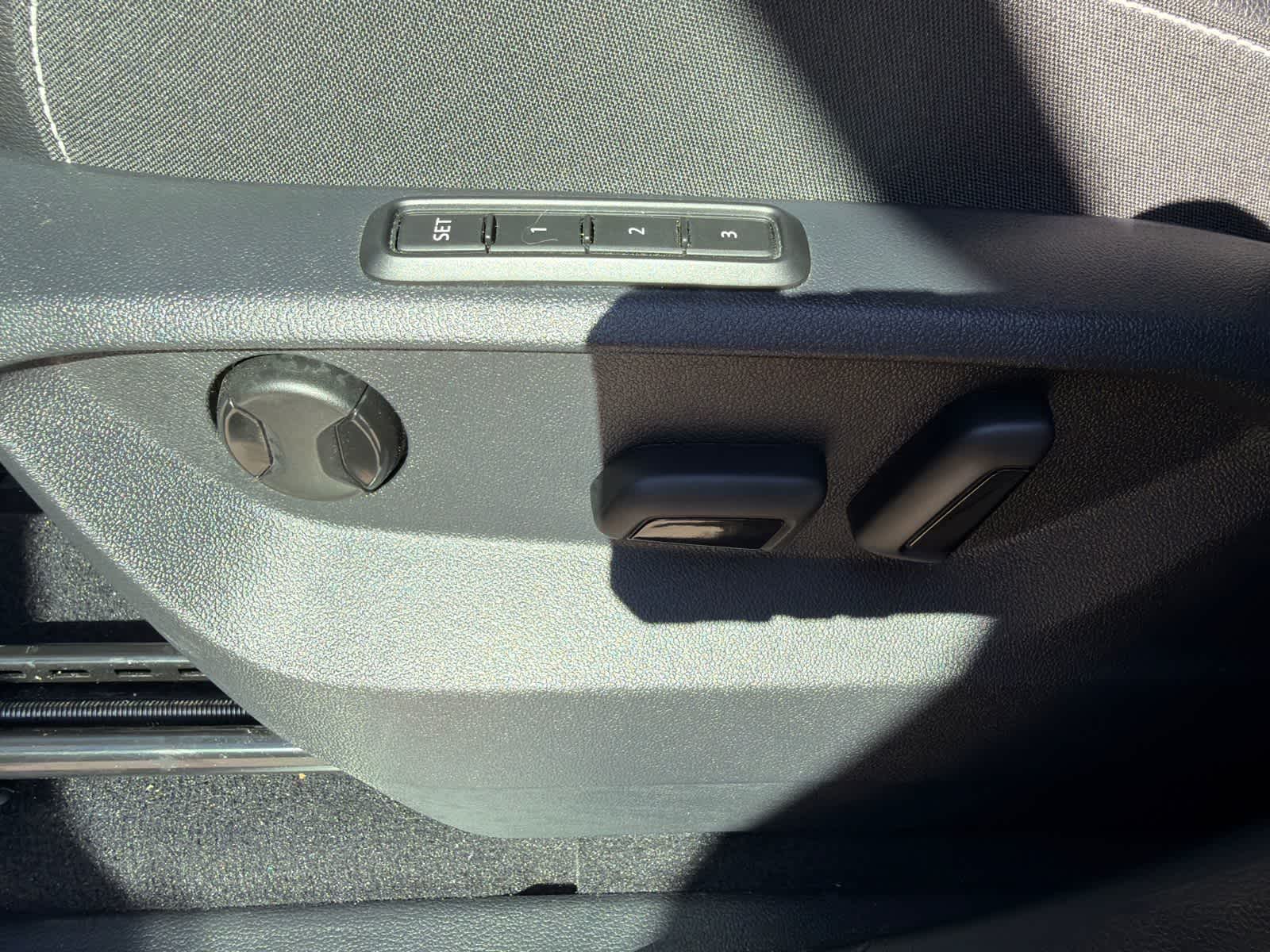 Thumbnail: 2025 Volkswagen Atlas - 25