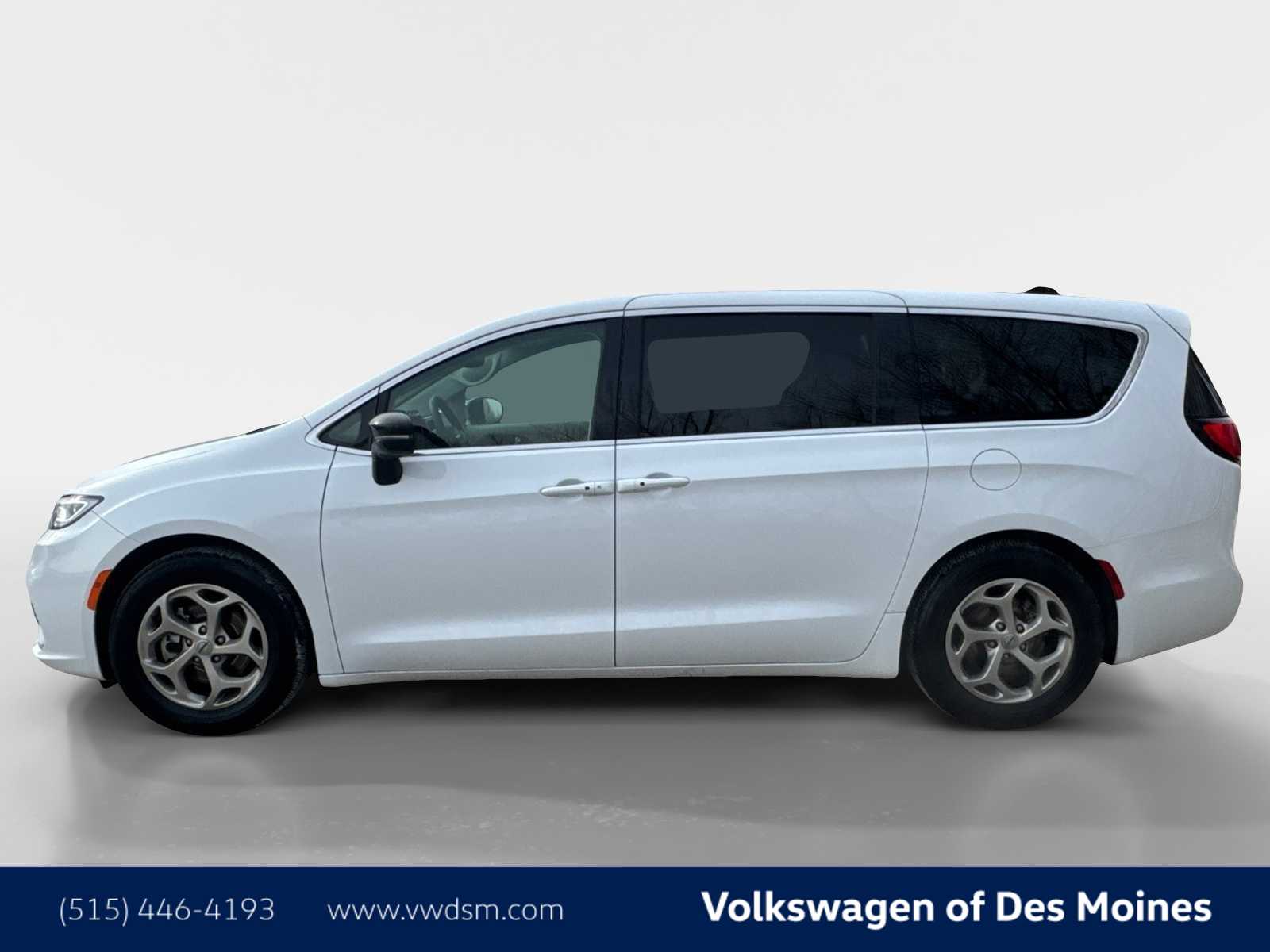 Thumbnail: 2024 Chrysler Pacifica - 3