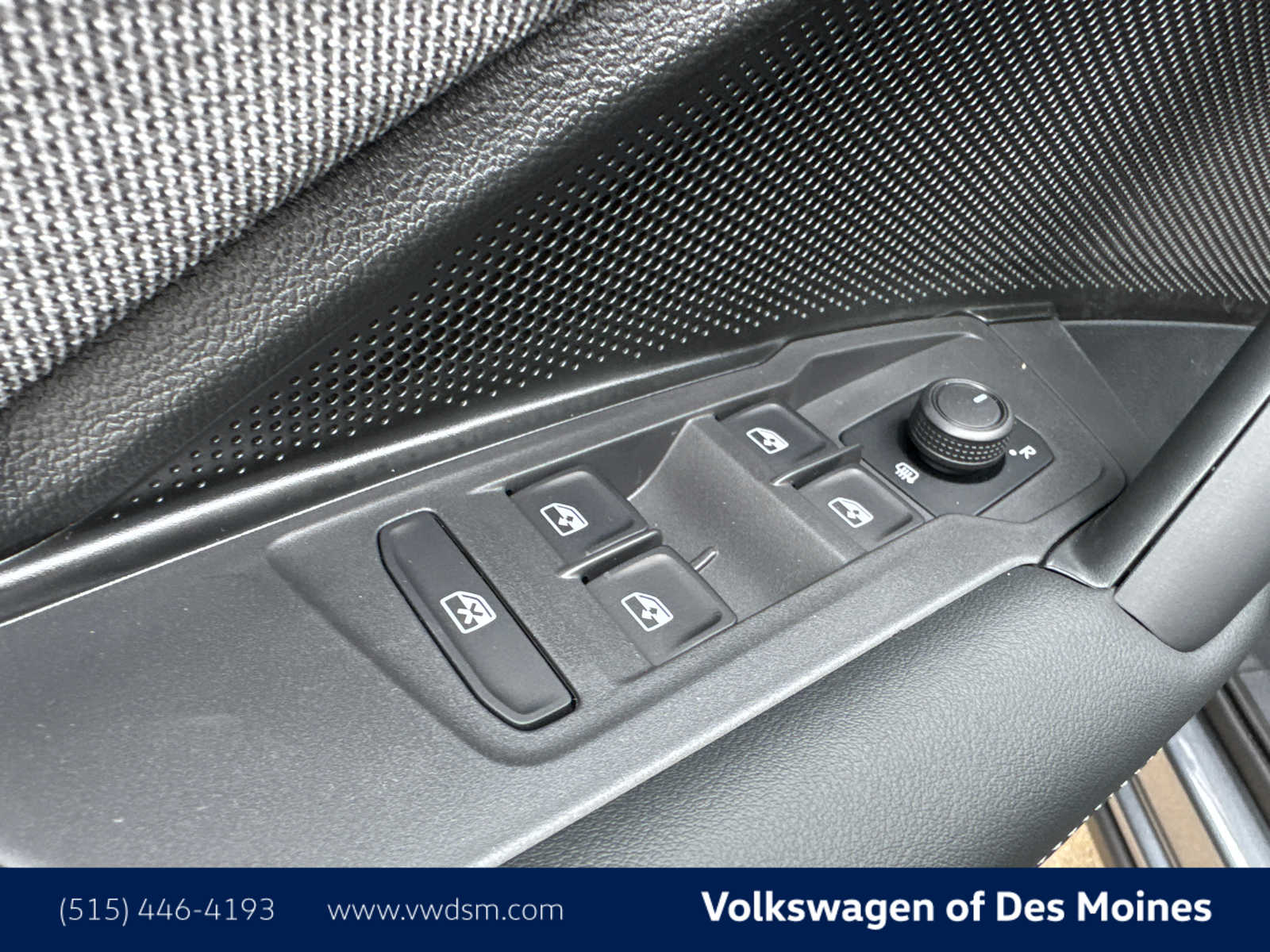 Thumbnail: 2025 Volkswagen Tiguan - 23