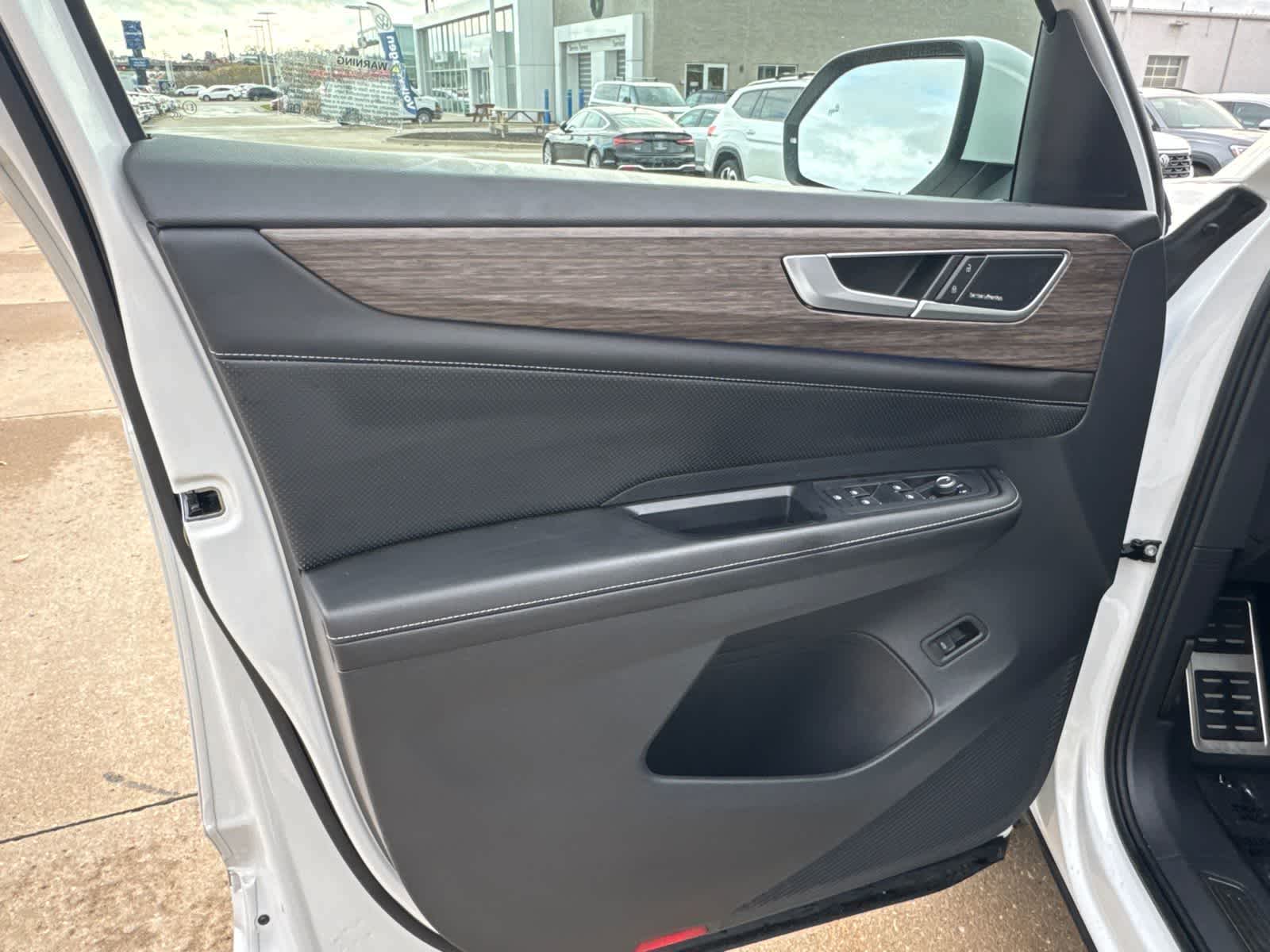 Thumbnail: 2024 Volkswagen Atlas - 22