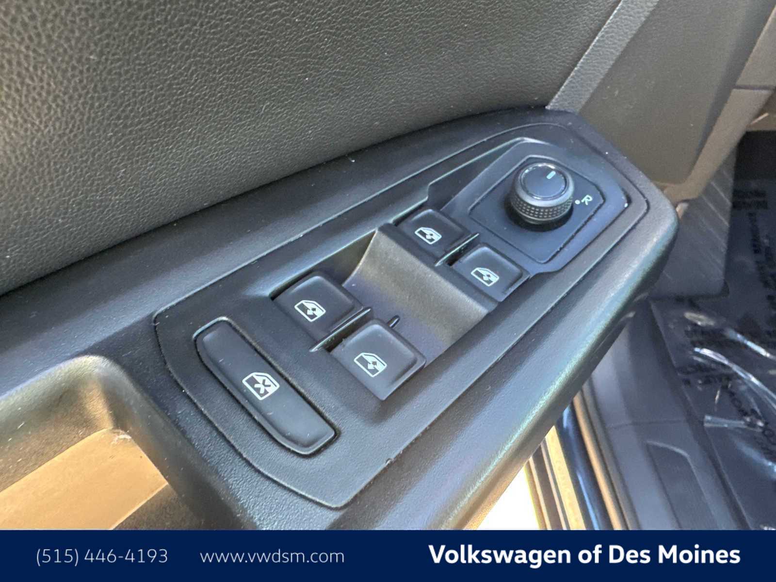 Thumbnail: 2021 Volkswagen Atlas - 23