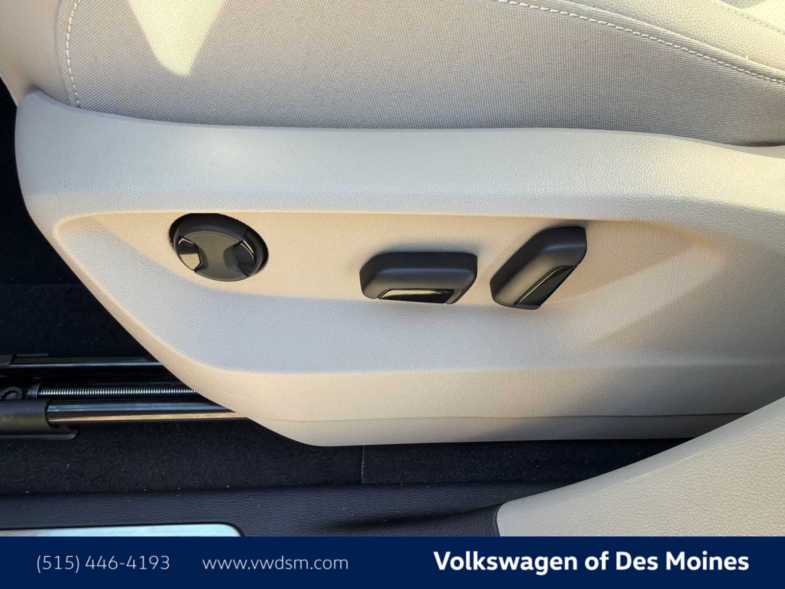 Thumbnail: 2025 Volkswagen Atlas - 25