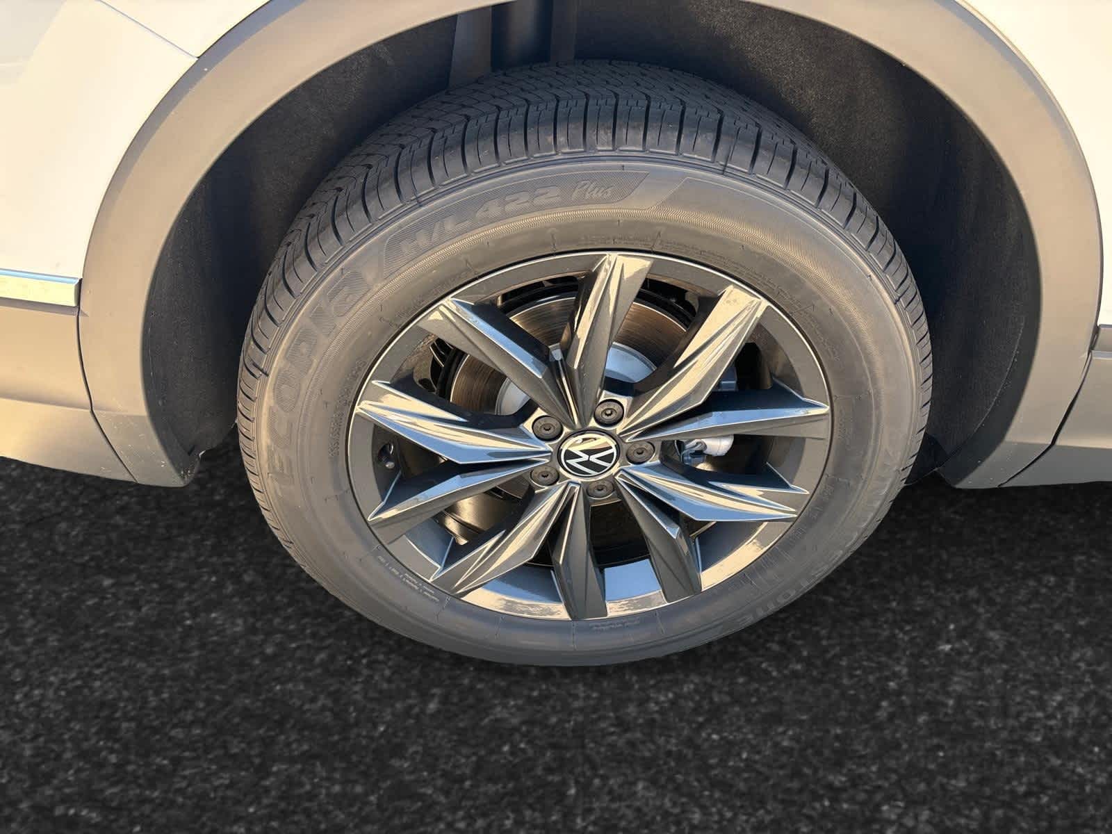 Thumbnail: 2024 Volkswagen Tiguan - 8