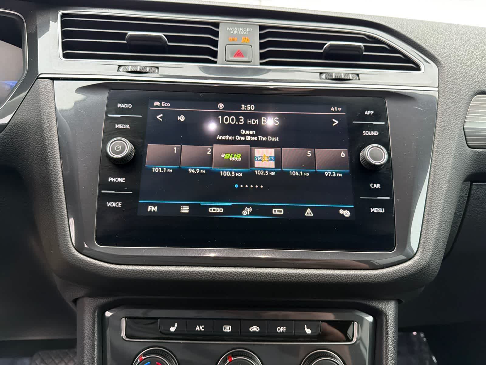 Thumbnail: 2024 Volkswagen Tiguan - 17