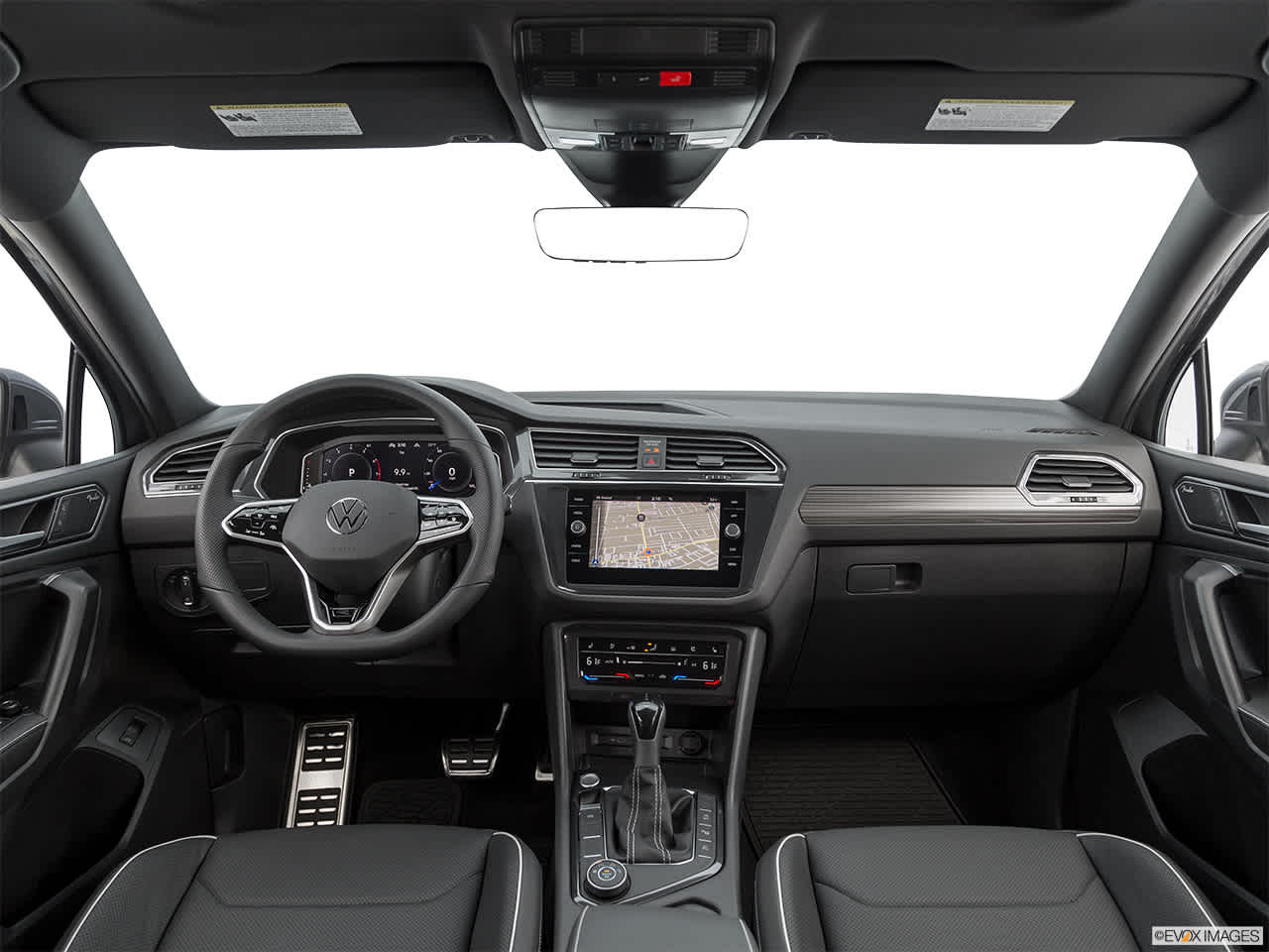 Thumbnail: 2022 Volkswagen Tiguan - 11