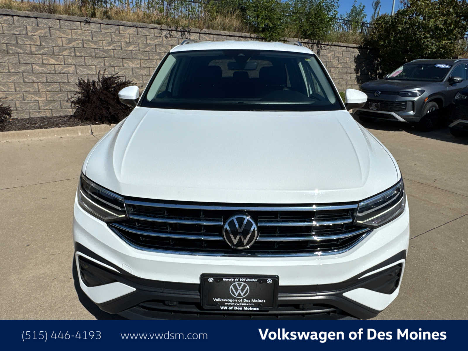 Thumbnail: 2022 Volkswagen Tiguan - 2