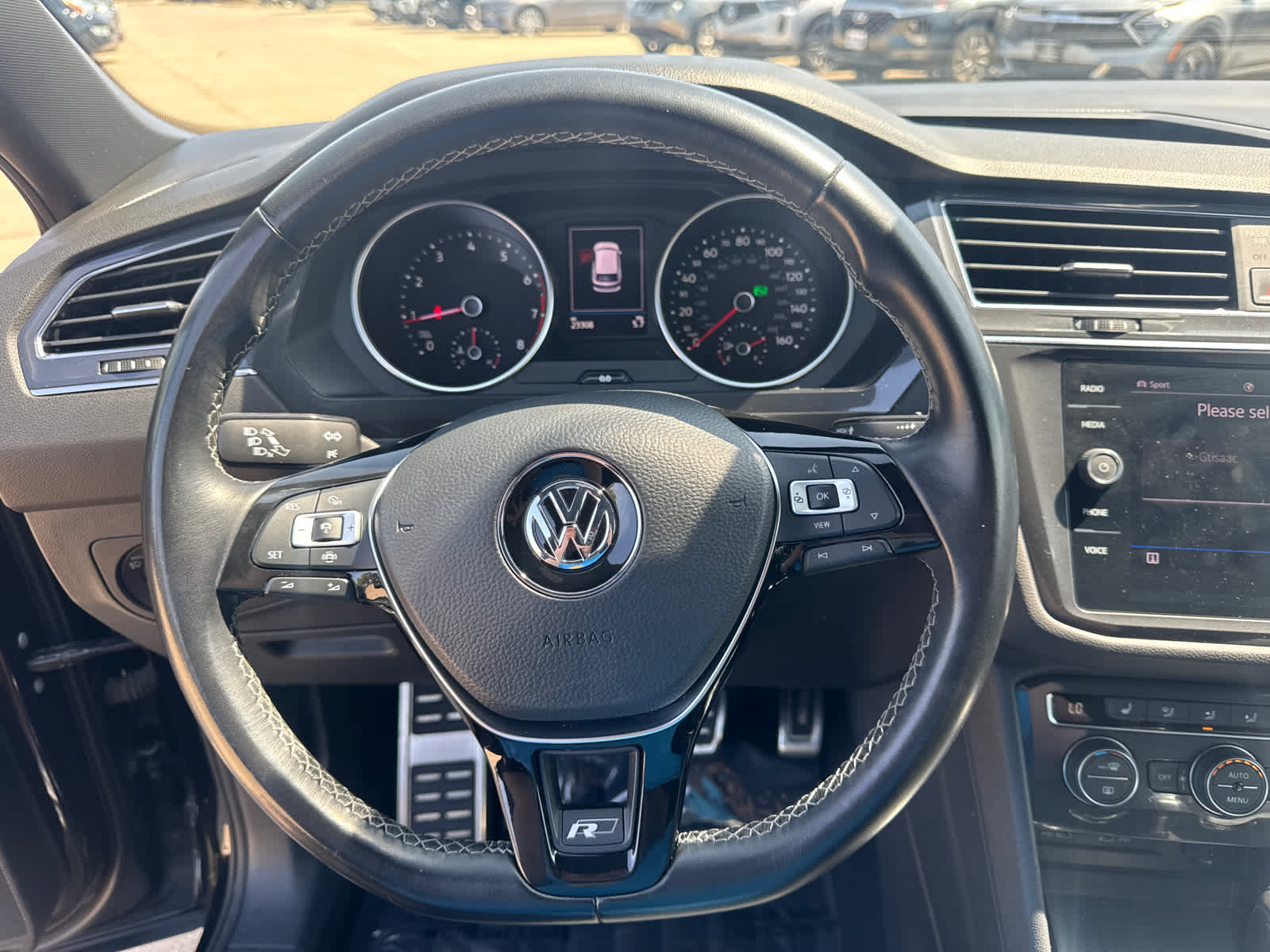 Thumbnail: 2021 Volkswagen Tiguan - 15