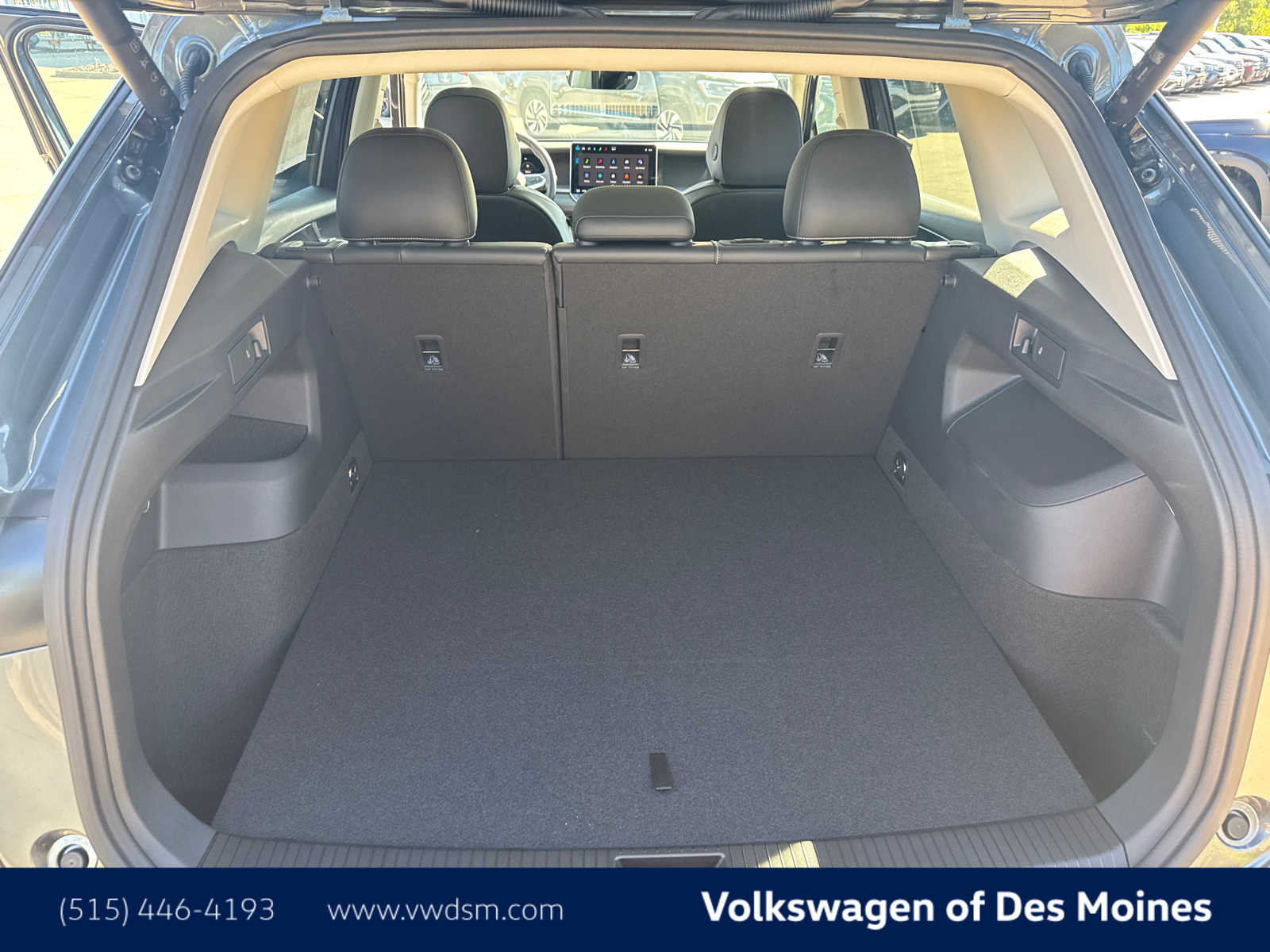 Thumbnail: 2025 Volkswagen Tiguan - 19