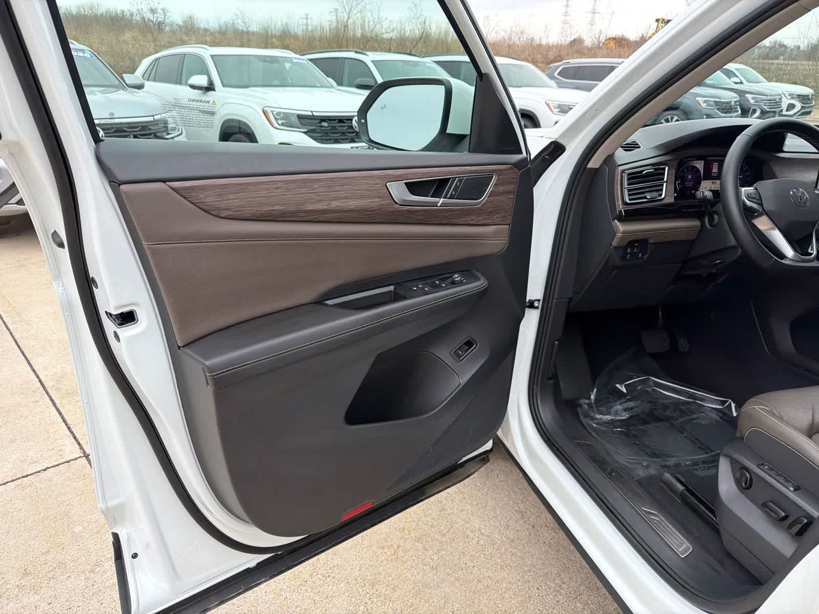 Thumbnail: 2025 Volkswagen Atlas - 22