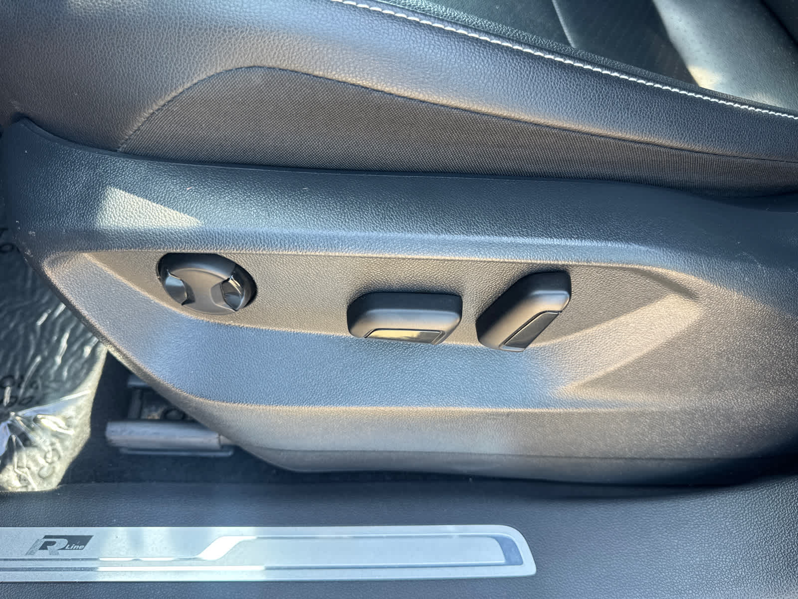 Thumbnail: 2021 Volkswagen Tiguan - 24