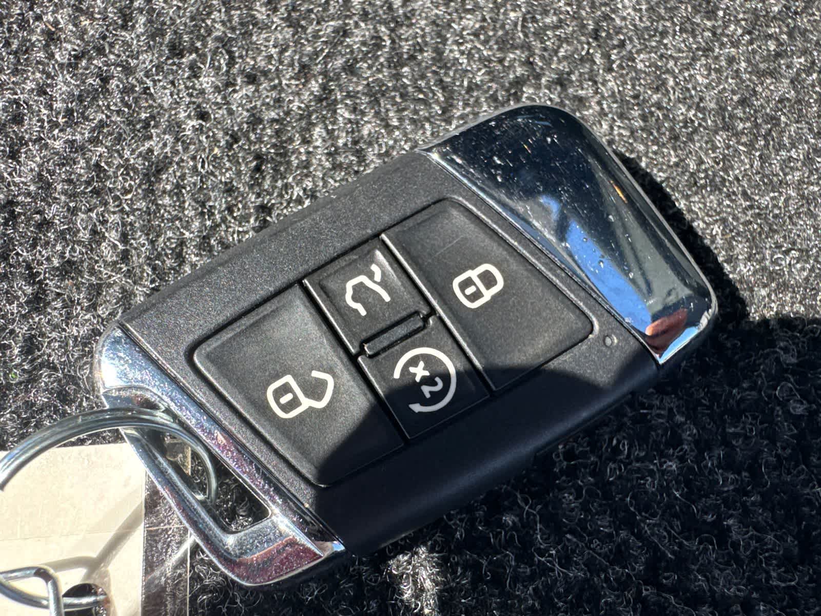 Thumbnail: 2023 Volkswagen Atlas - 21