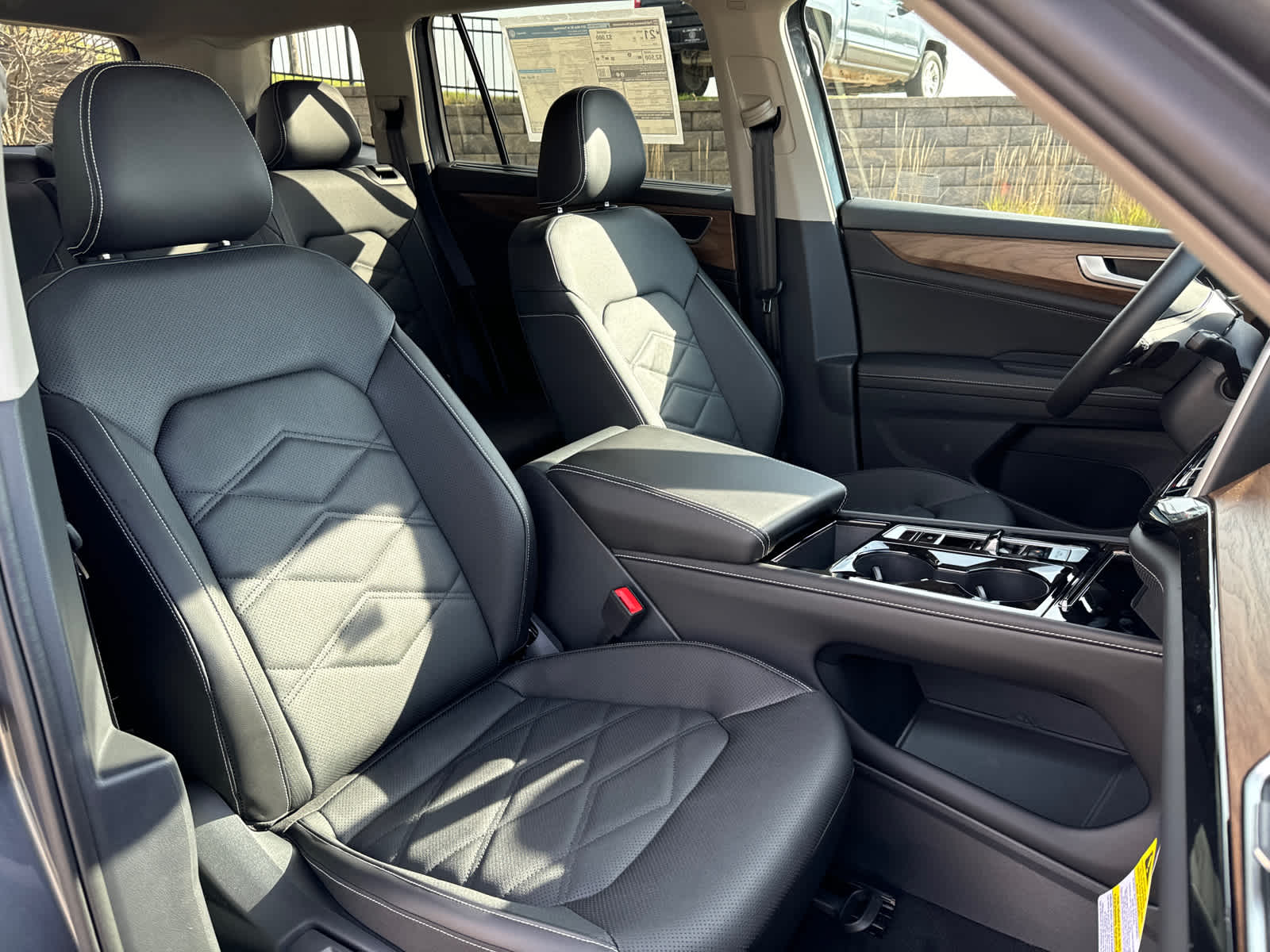 Thumbnail: 2025 Volkswagen Atlas - 15