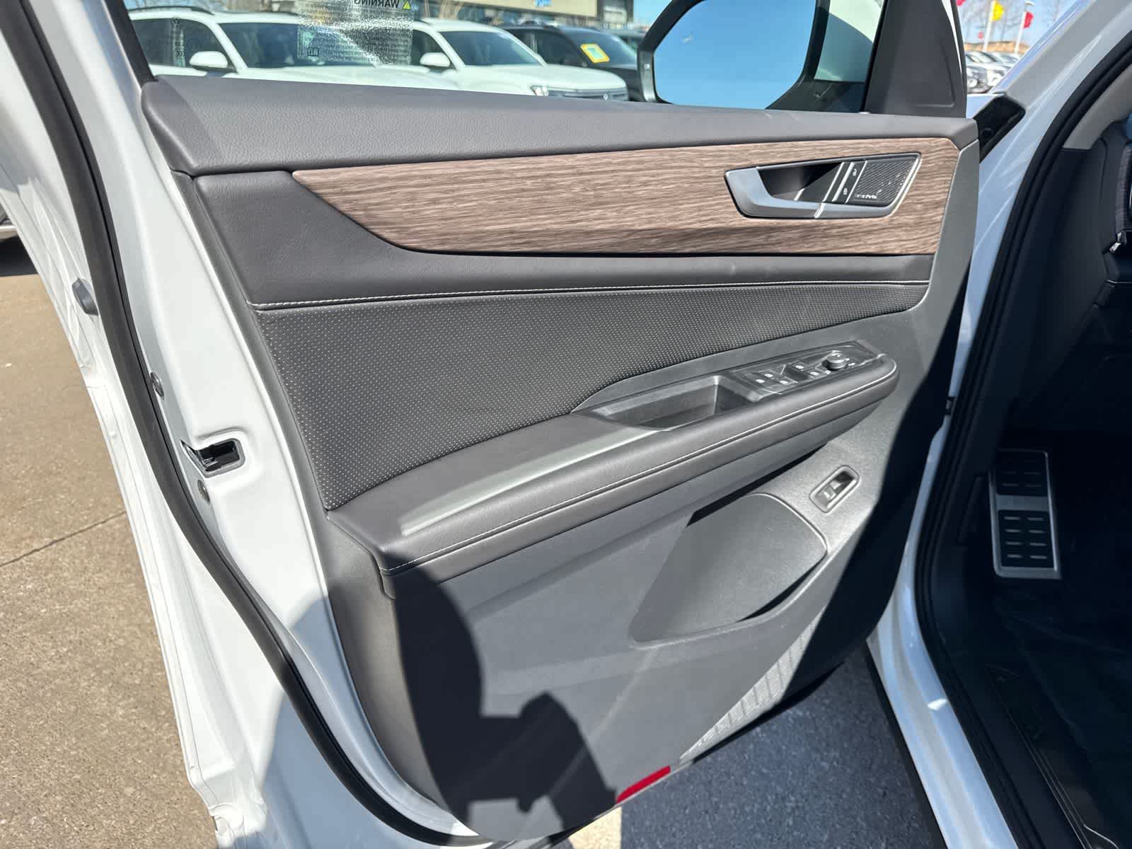 Thumbnail: 2025 Volkswagen Atlas - 22