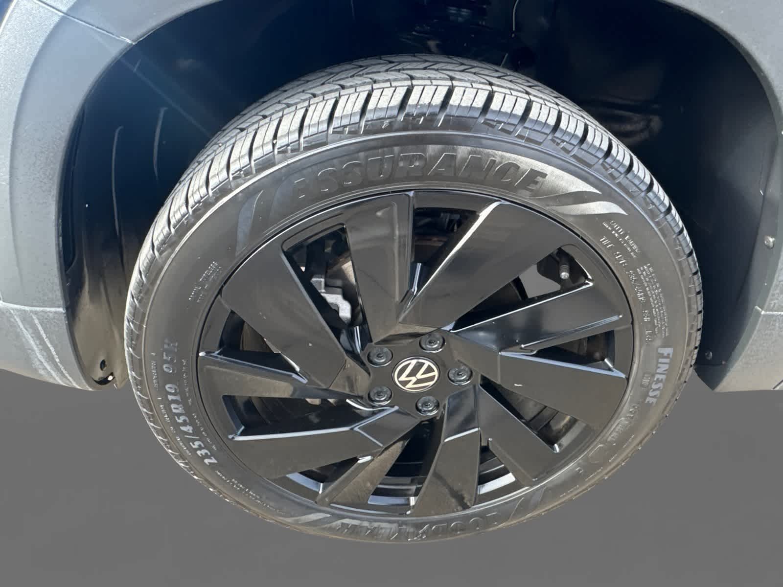 Thumbnail: 2023 Volkswagen Taos - 8