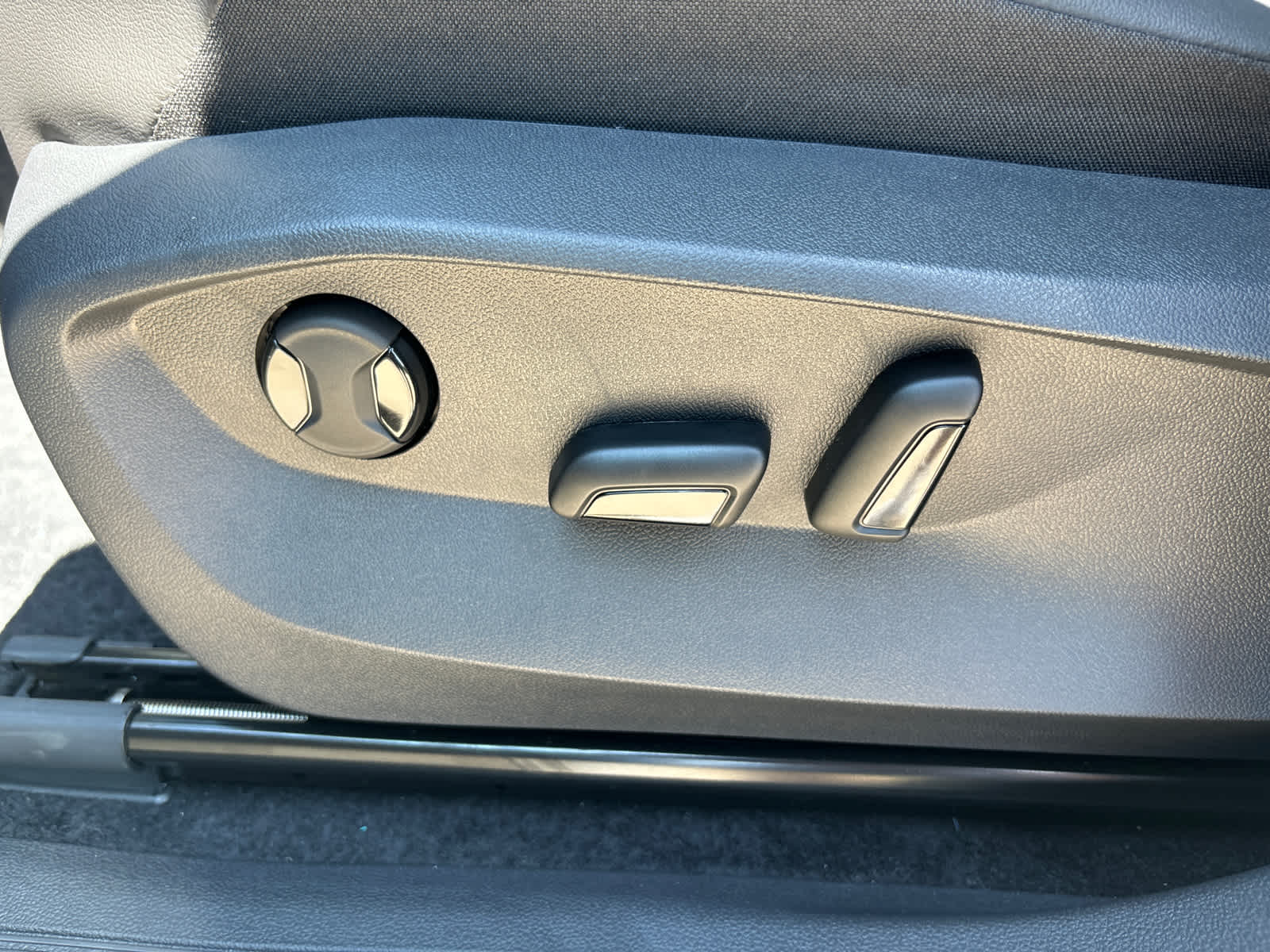 Thumbnail: 2024 Volkswagen Tiguan - 24