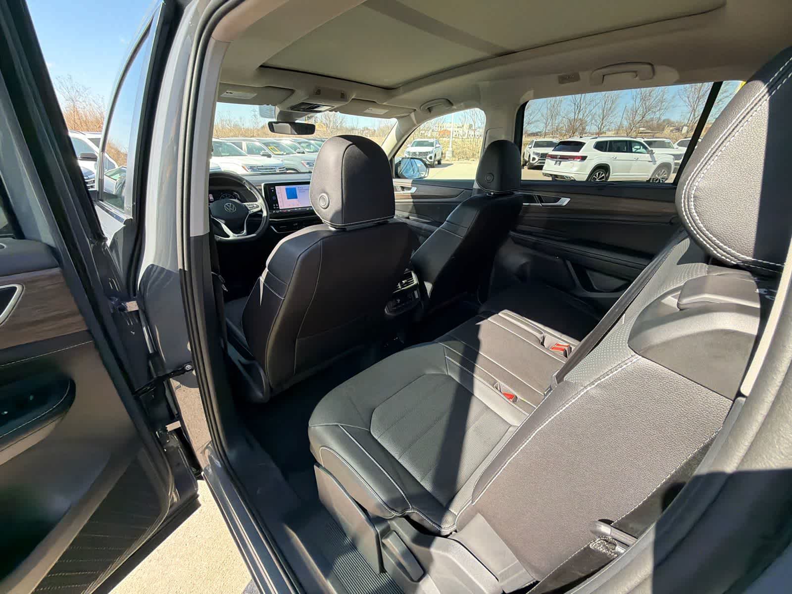 Thumbnail: 2025 Volkswagen Atlas - 13