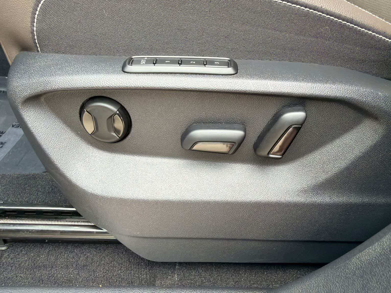 Thumbnail: 2025 Volkswagen Atlas - 24