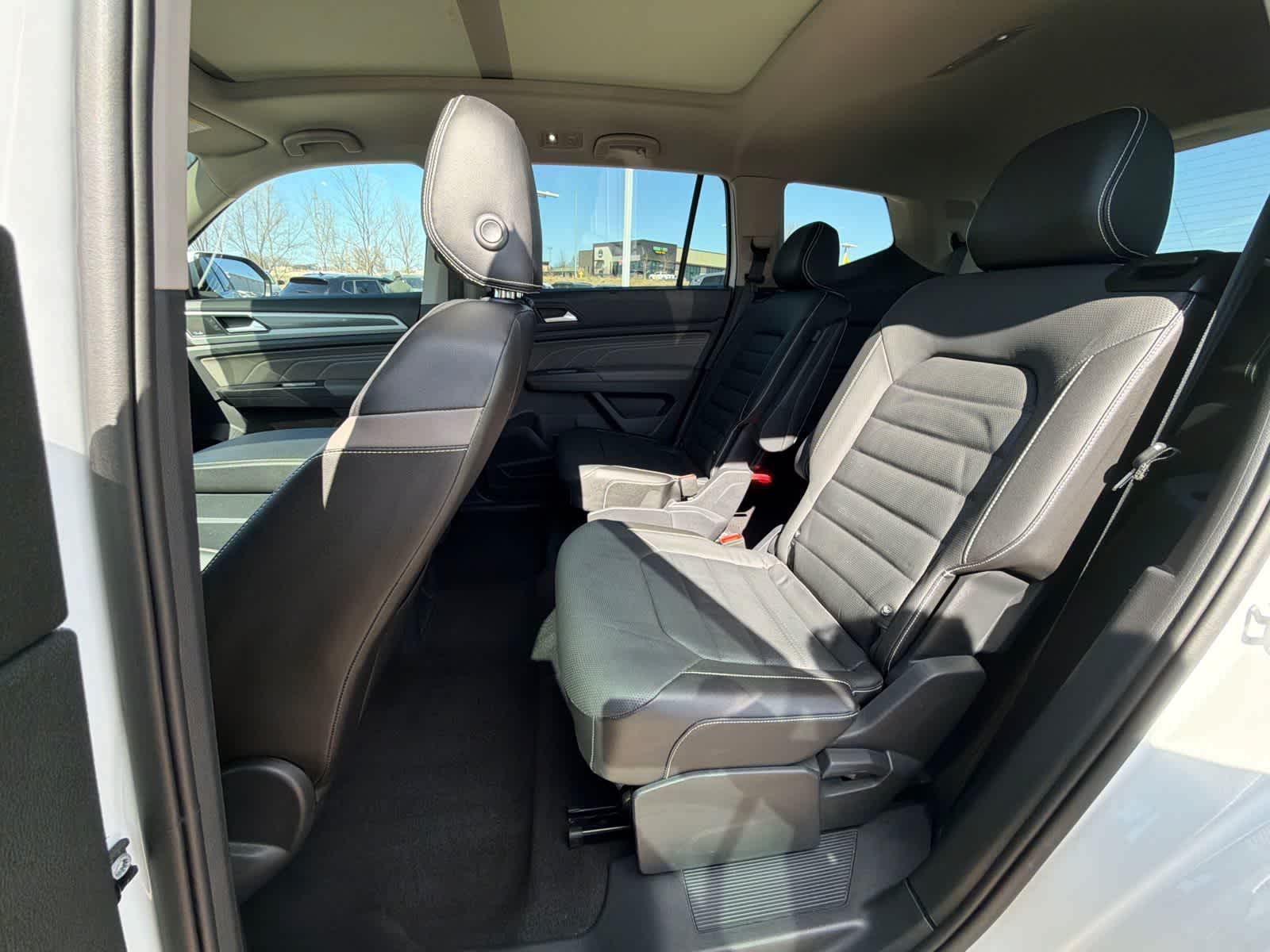 Thumbnail: 2023 Volkswagen Atlas - 12