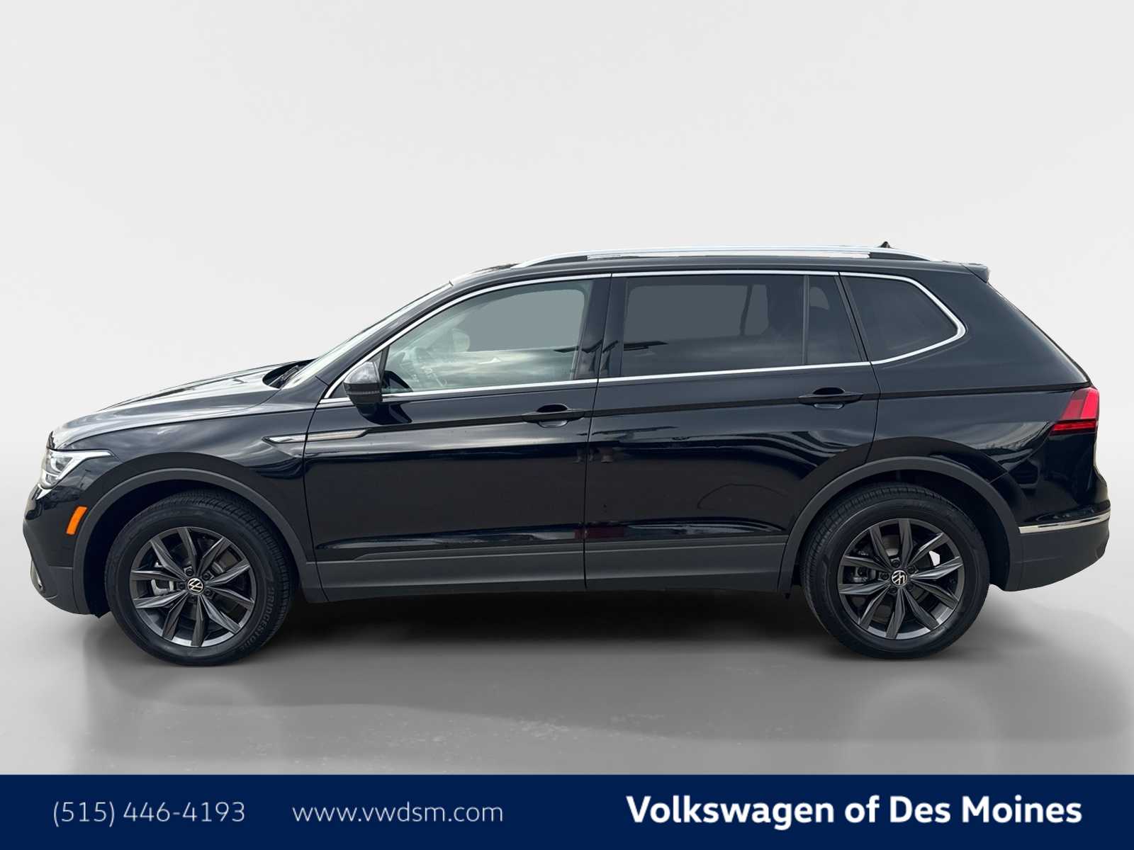 Thumbnail: 2023 Volkswagen Tiguan - 3