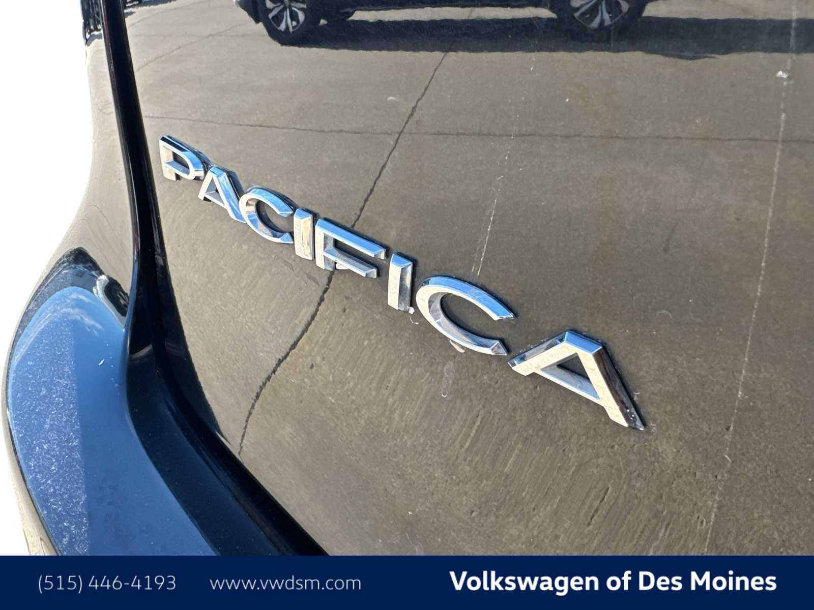 Thumbnail: 2017 Chrysler Pacifica - 7