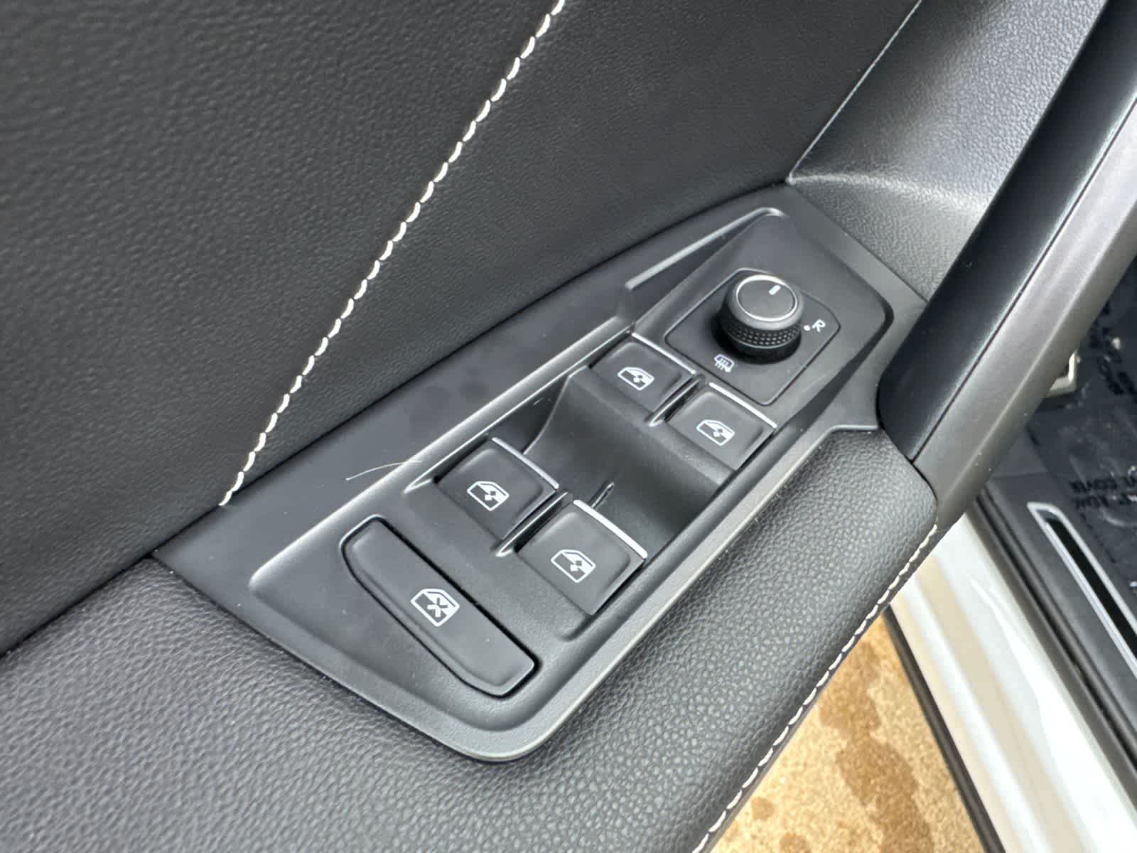 Thumbnail: 2022 Volkswagen Tiguan - 23