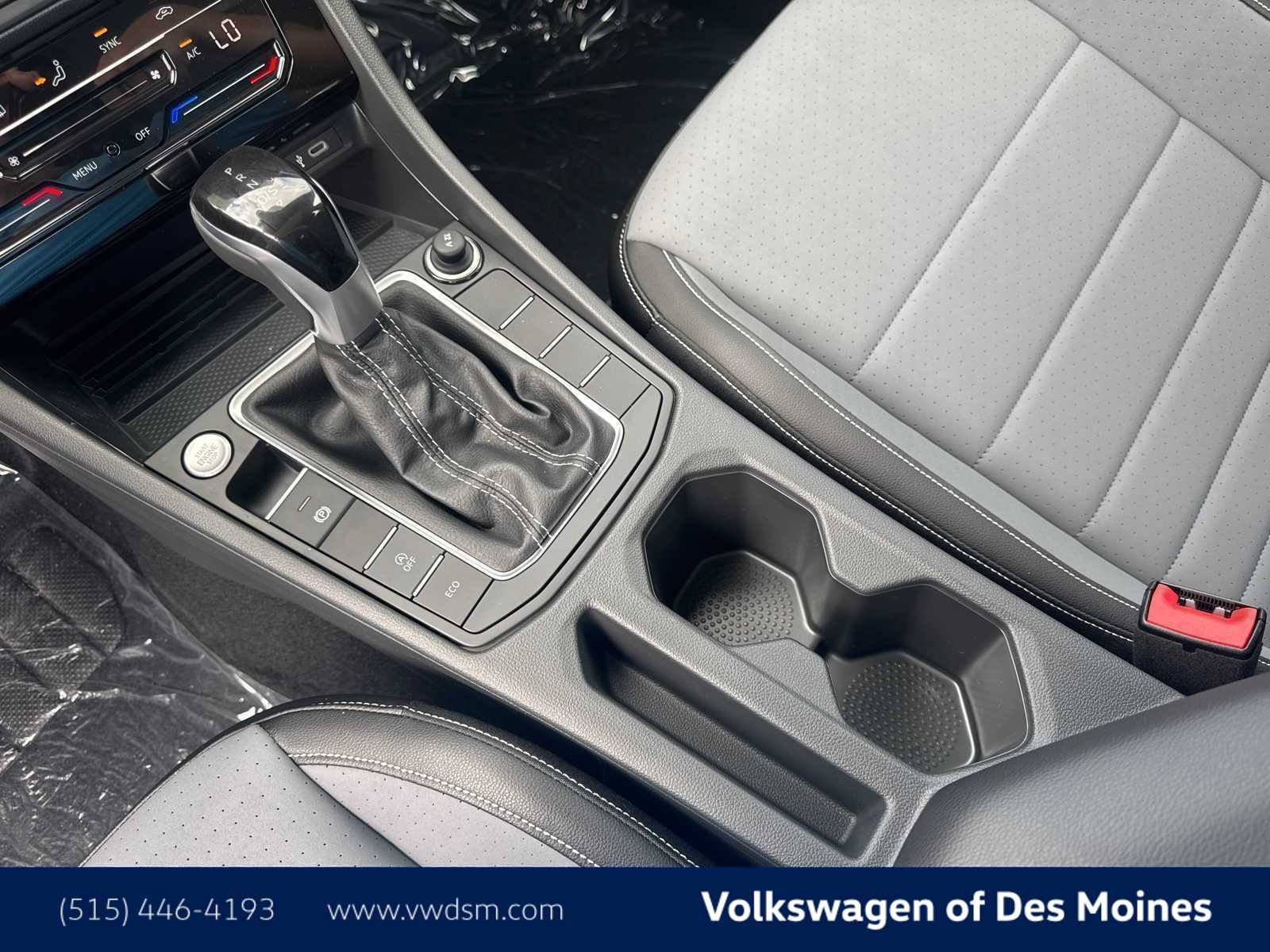 Thumbnail: 2025 Volkswagen Jetta - 16