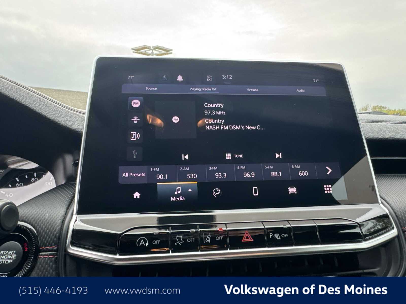 Thumbnail: 2023 Jeep Compass - 17