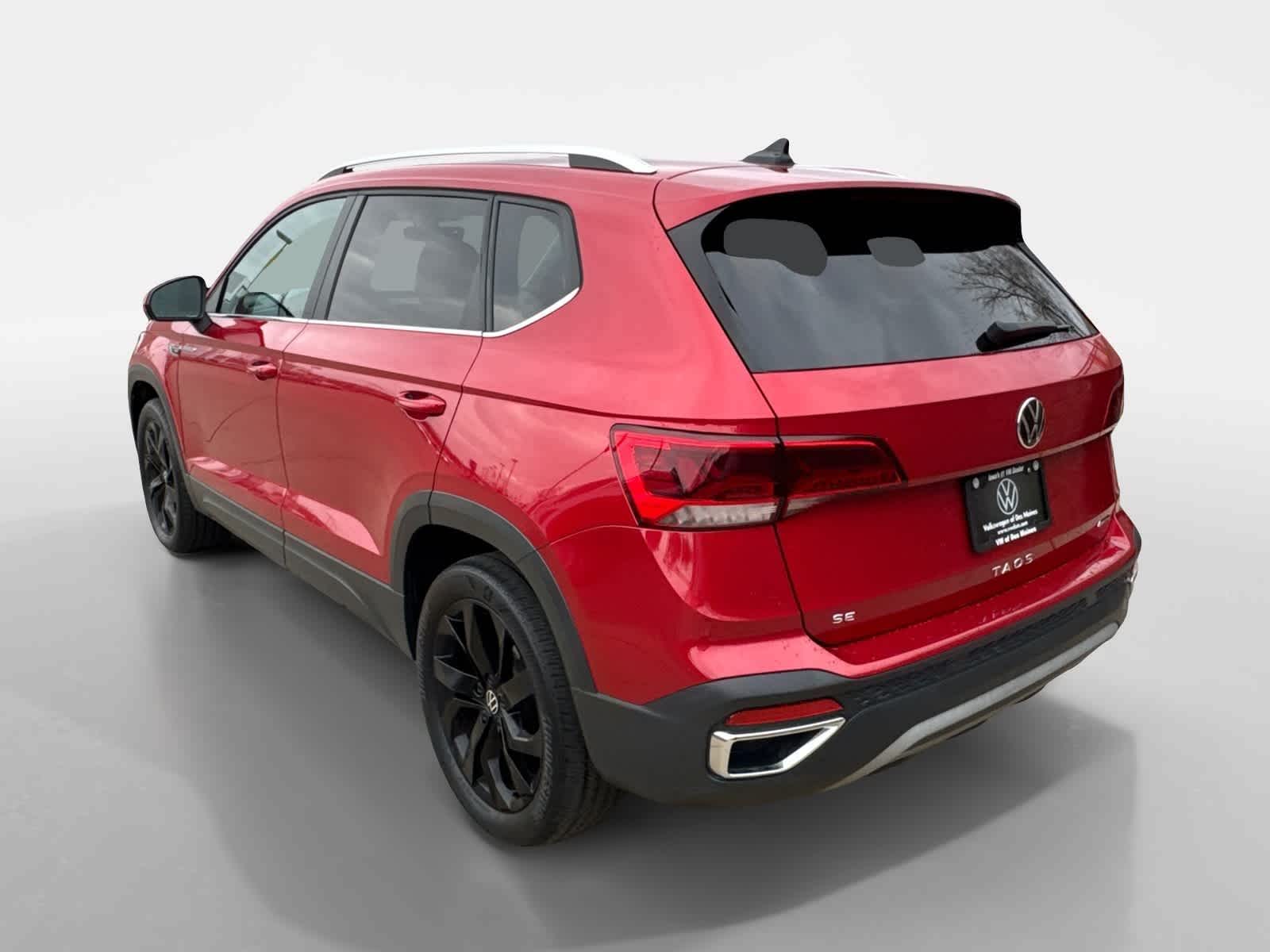 Thumbnail: 2022 Volkswagen Taos - 4