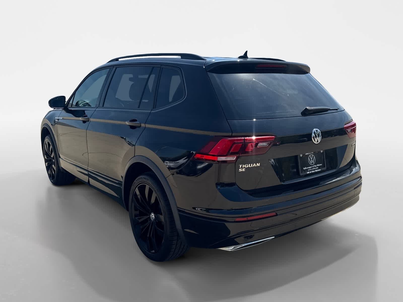 Thumbnail: 2021 Volkswagen Tiguan - 4