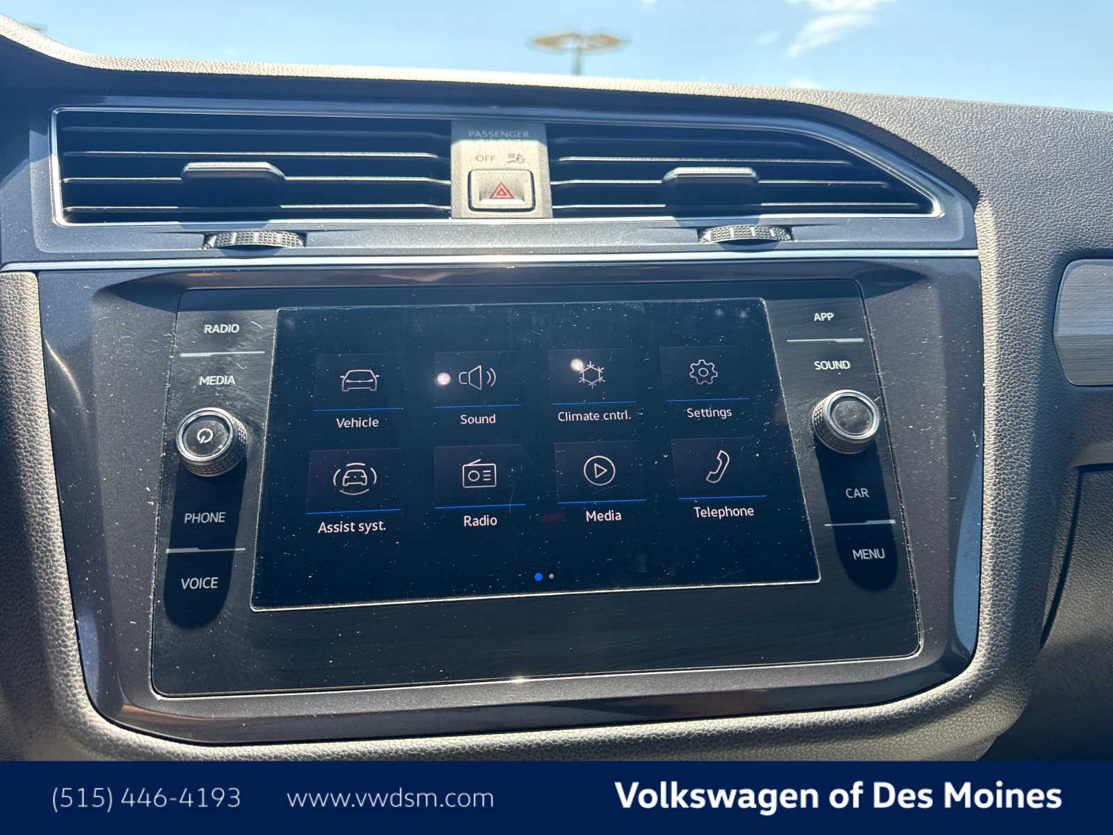 Thumbnail: 2021 Volkswagen Tiguan - 17