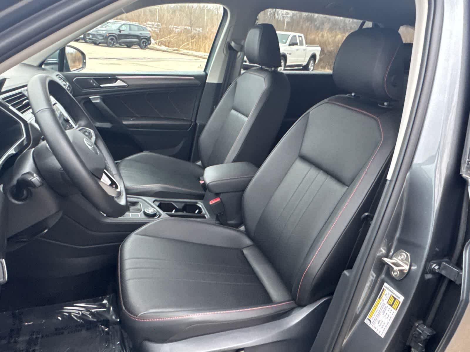 Thumbnail: 2024 Volkswagen Tiguan - 11