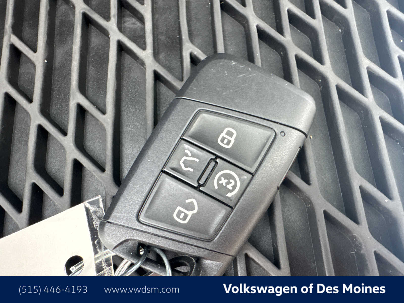 Thumbnail: 2023 Volkswagen Tiguan - 20